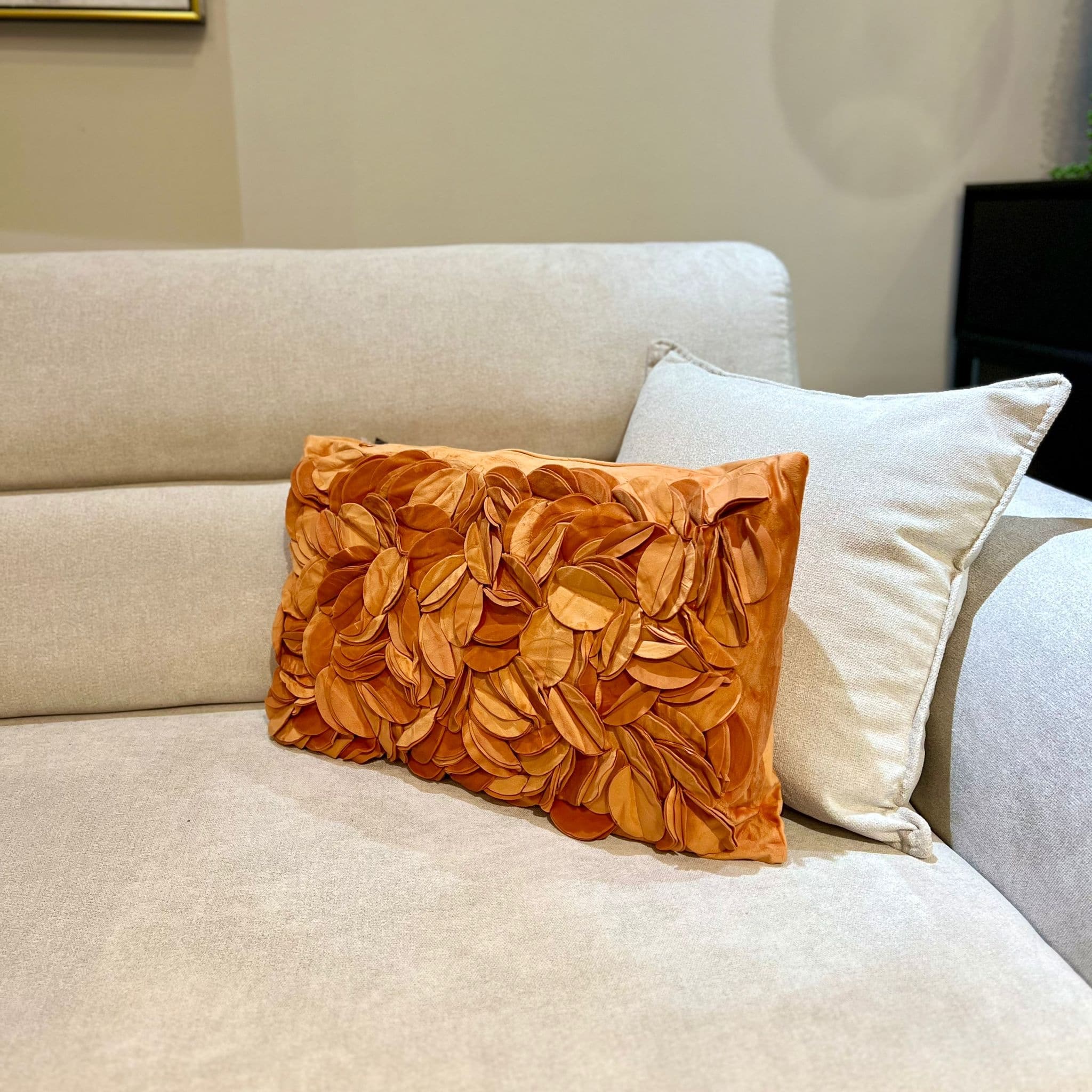 כרית מלבנית פרחים כתום עמוק 30/50 דגם איקו- חיסול מלאי- אחרונות!! כרית מלבנית פרחים כתום עמוק 30/50 דגם איקו- חיסול מלאי- אחרונות!!