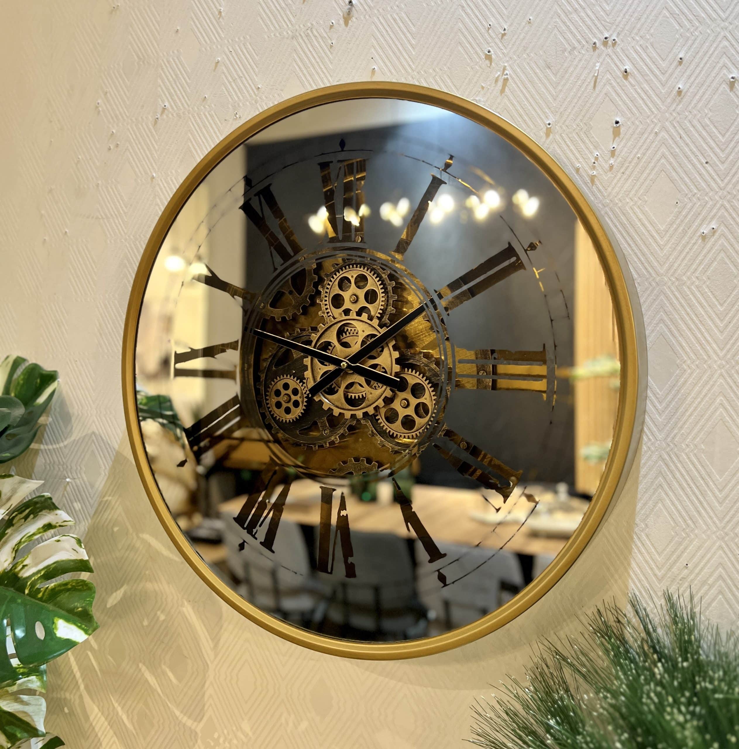 שעון מראה אפורה מסגרת זהב דגם איקו שעון מראה אפורה מסגרת זהב דגם איקו