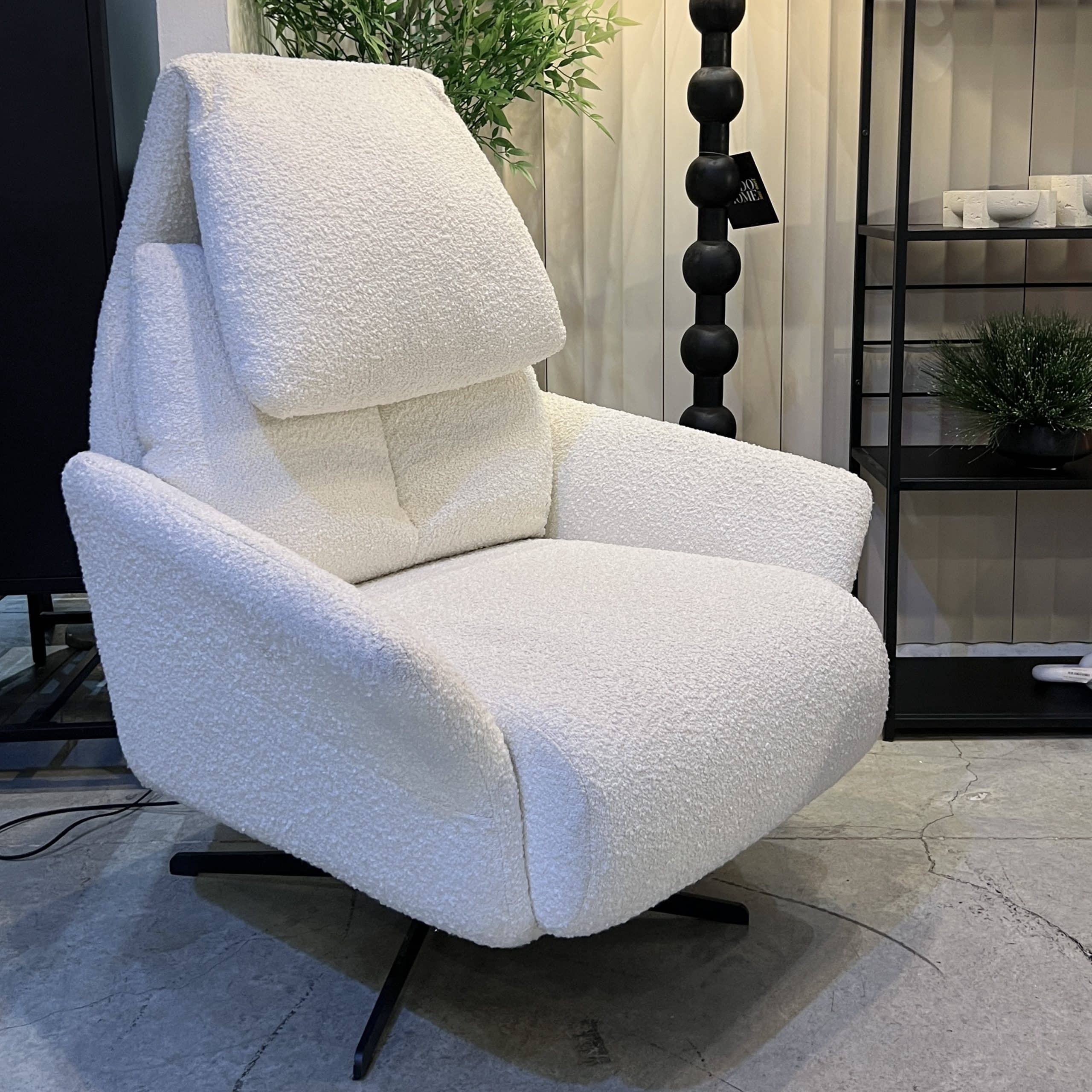 כורסא מעוצבת נפתחת רילקס דגם קימי בד בוקלה שמנת כורסא מעוצבת נפתחת רילקס דגם קימי בד בוקלה שמנת