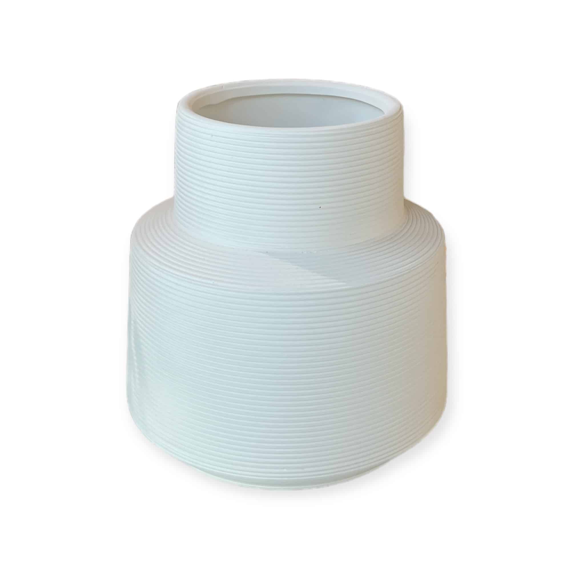 כד קרמיקה לבן חריטה פסים רוחב נמוך דגם אליס