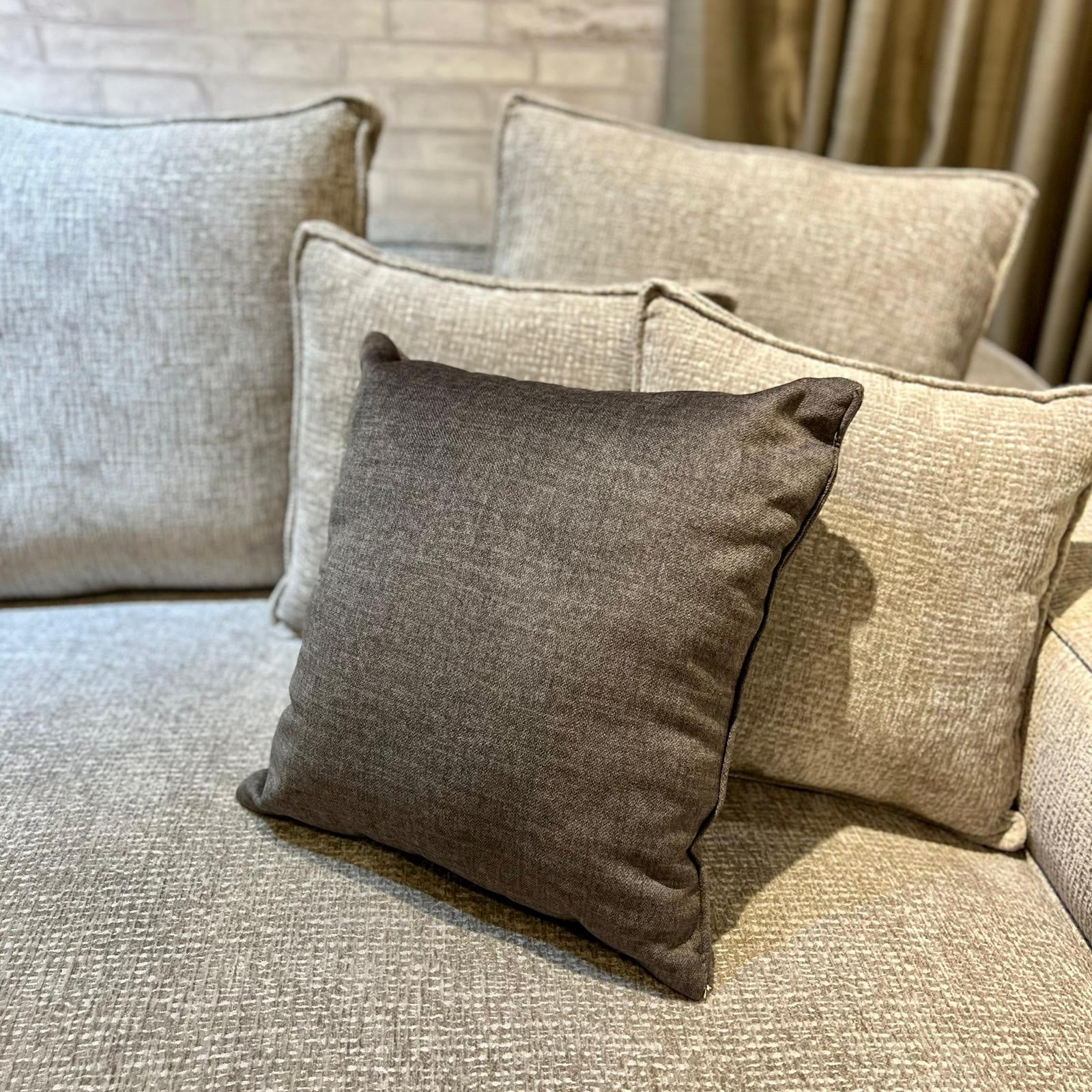 כרית נוי סייל מרובע גוון חום