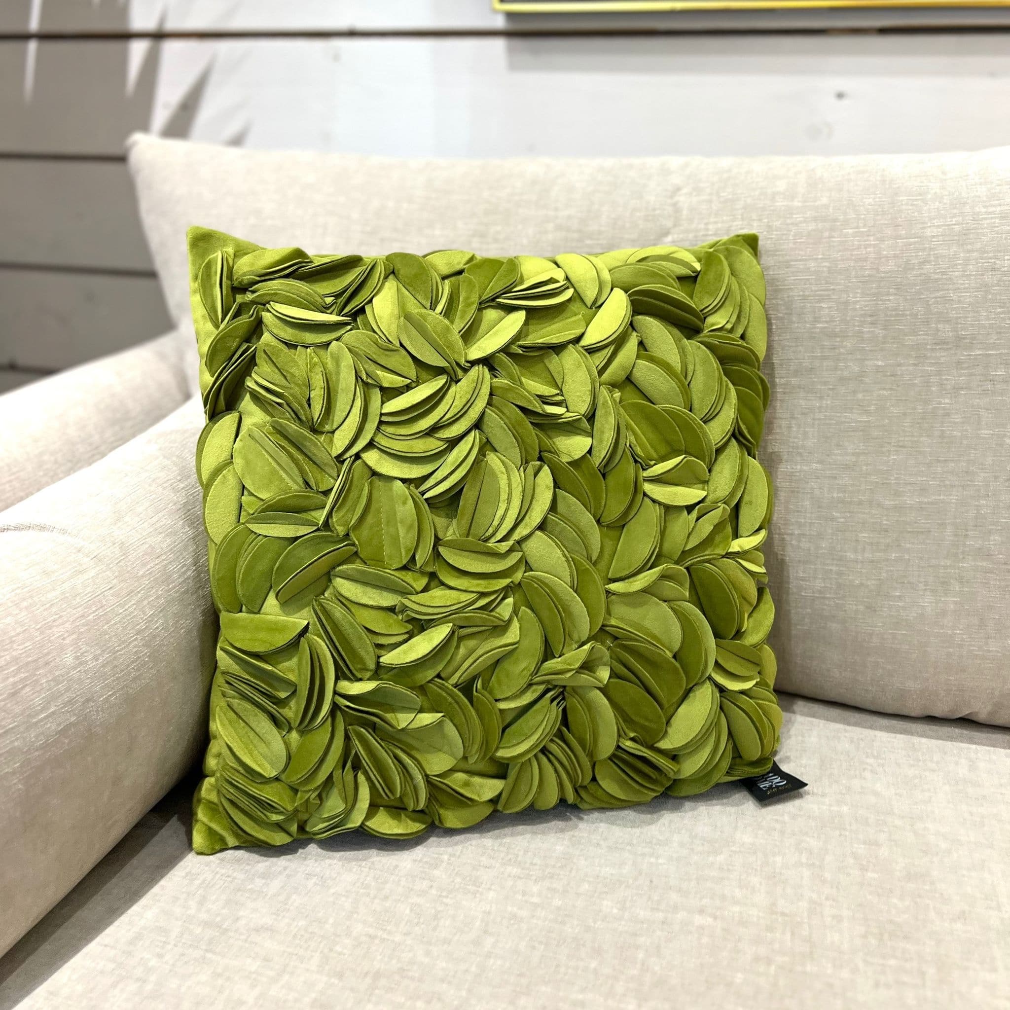 כרית מרובעת פרחים ירוק עמוק 45/45 דגם איקו- אחרונות חיסול מלאי! כרית מרובעת פרחים ירוק עמוק 45/45 דגם איקו- אחרונות חיסול מלאי!