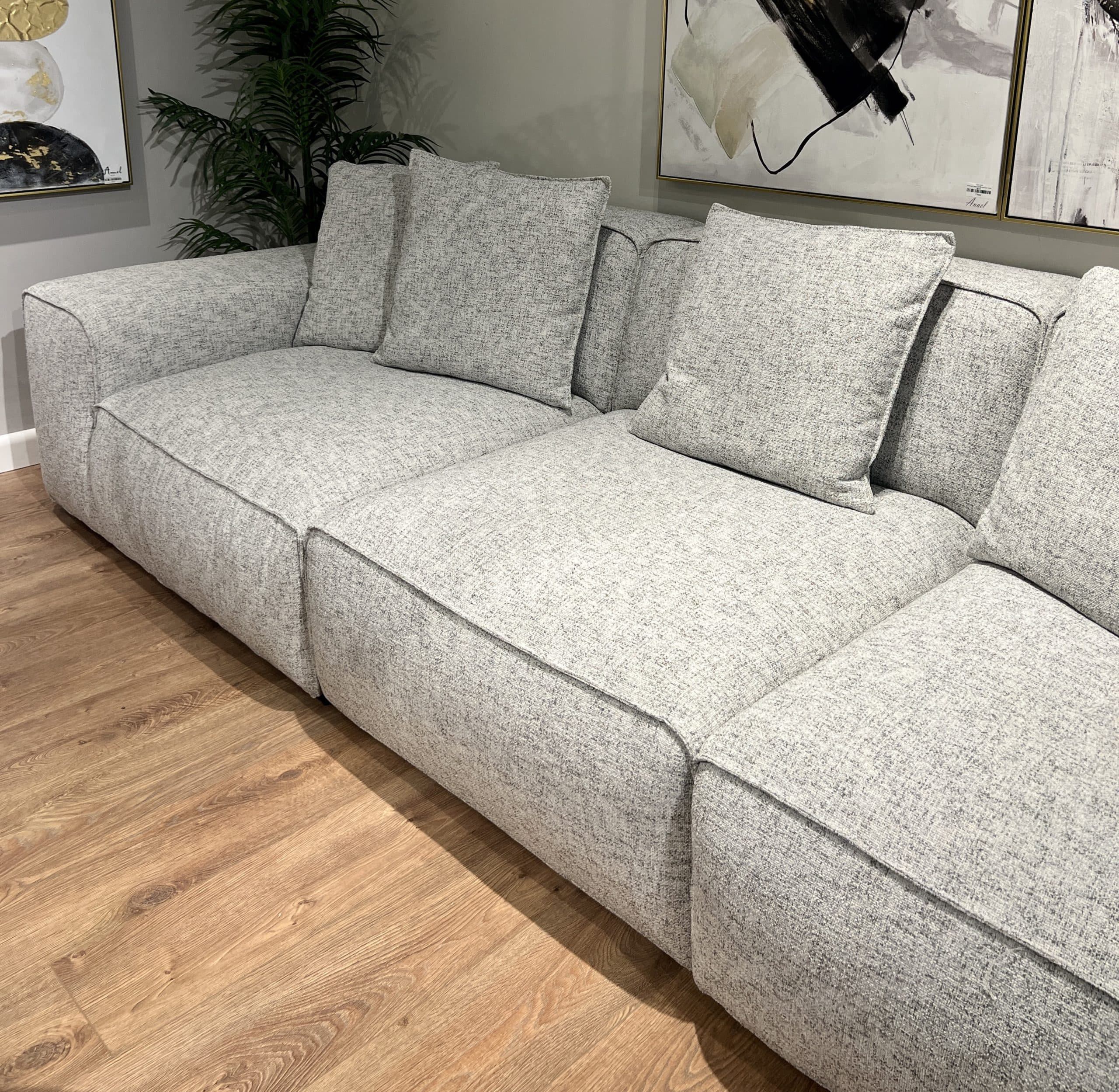 ספת רביצה מפנקת דגם בהאמס נוצות ספת רביצה מפנקת דגם בהאמס נוצות