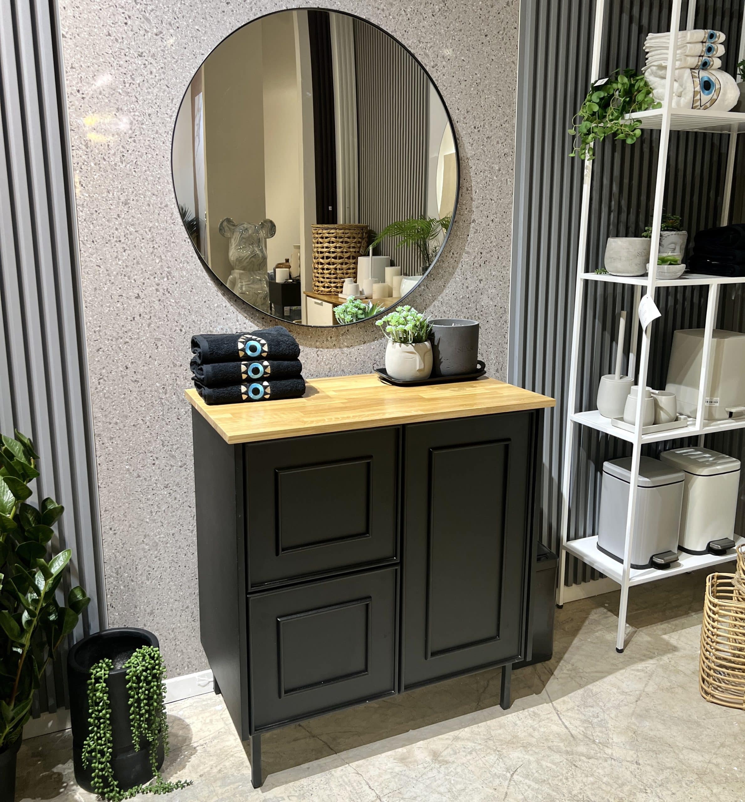 ארונית אמבטיה דגם מיקונוס שחור ארונית אמבטיה דגם מיקונוס שחור