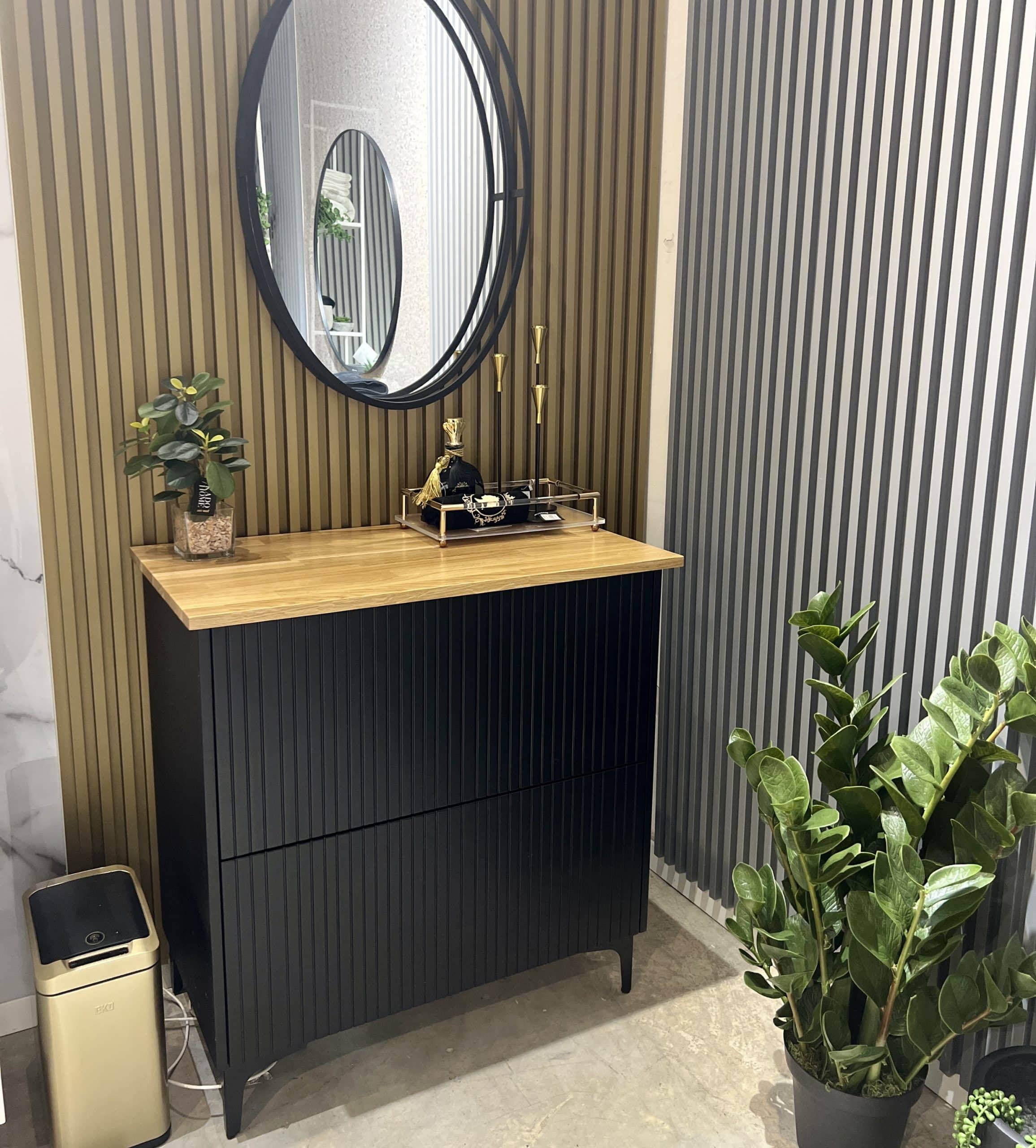 ארונית אמבטיה דגם פסים ארונית אמבטיה דגם פסים