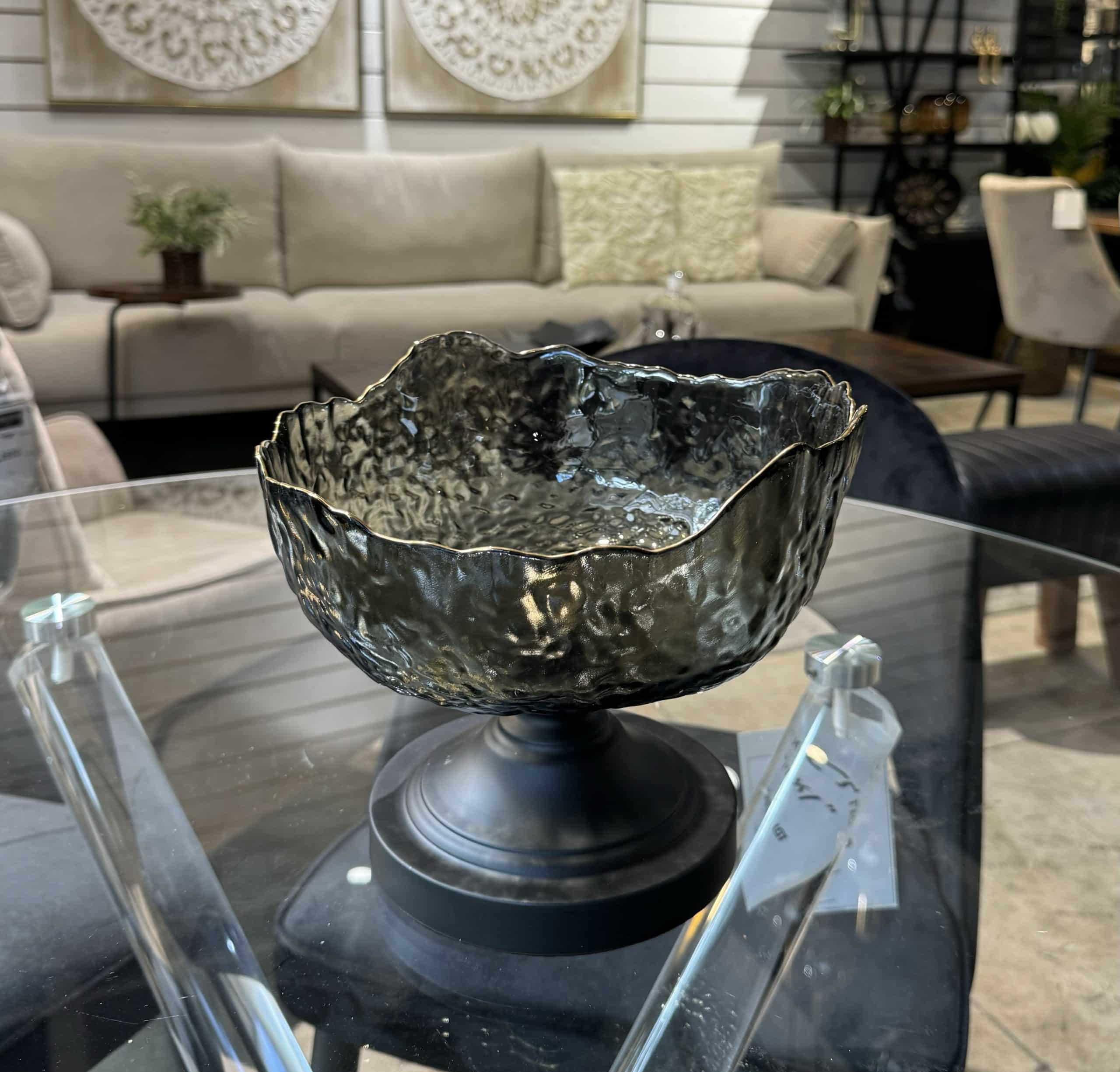 קערה זכוכית רקוע אפור פס זהב גדול עם רגל שחורה דגם אליס קערה זכוכית רקוע אפור פס זהב גדול עם רגל שחורה דגם אליס