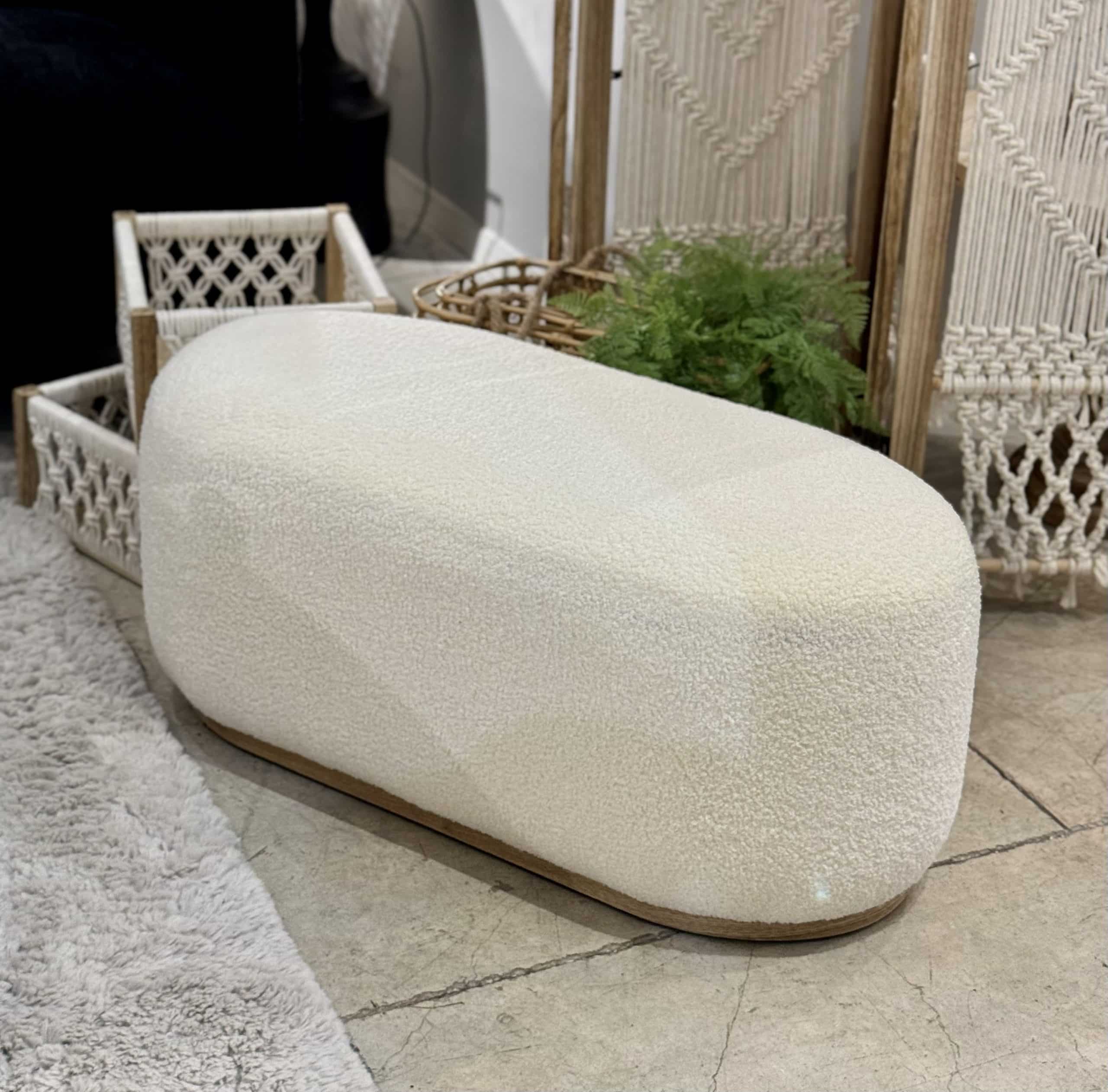 ספסל בוקלה לבן