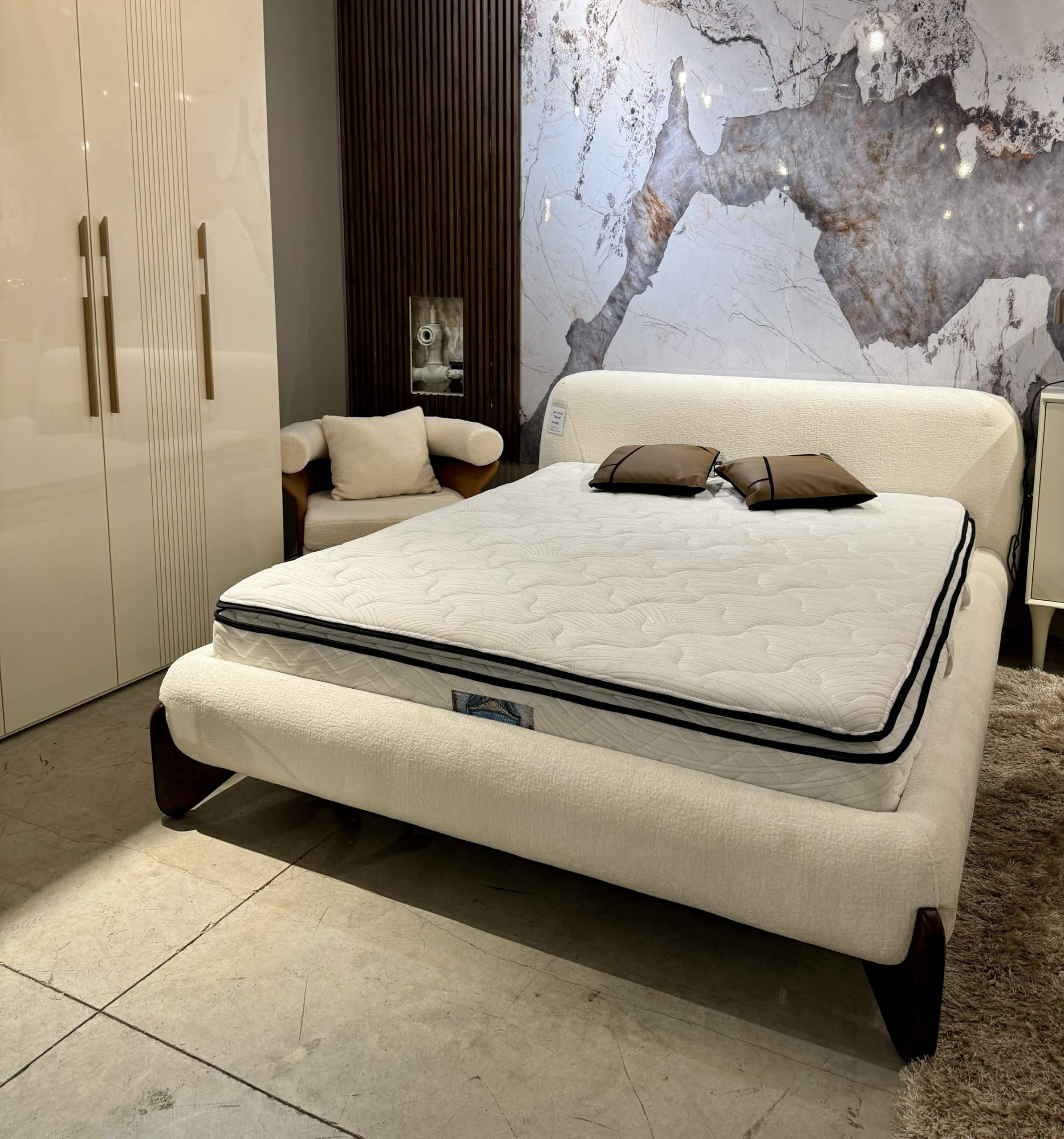 מיטה דגם לורנס מיטה דגם לורנס