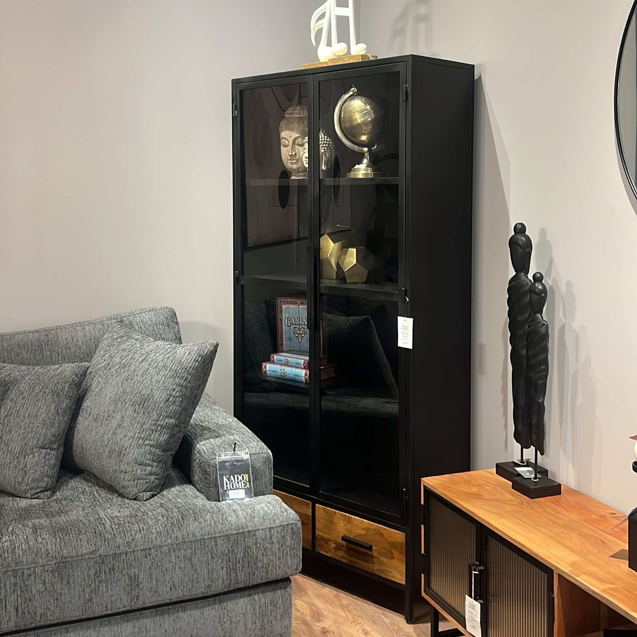 ויטרינה ברזל זכוכית ומגירות עץ דגם סוניל - אחרונה במלאי! ויטרינה ברזל זכוכית ומגירות עץ דגם סוניל - אחרונה במלאי!