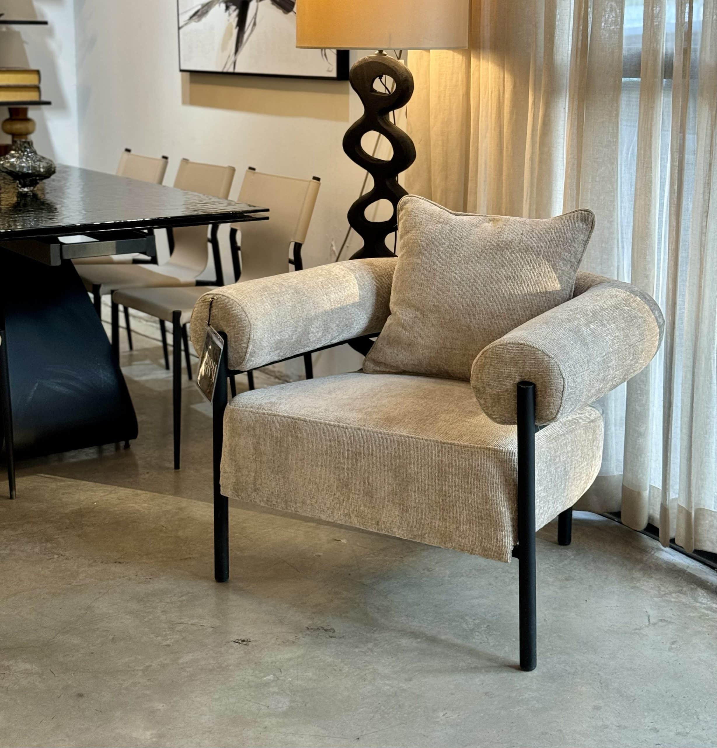 כורסא מעוצבת דגם פרו בעיצוב אישי כורסא מעוצבת דגם פרו בעיצוב אישי