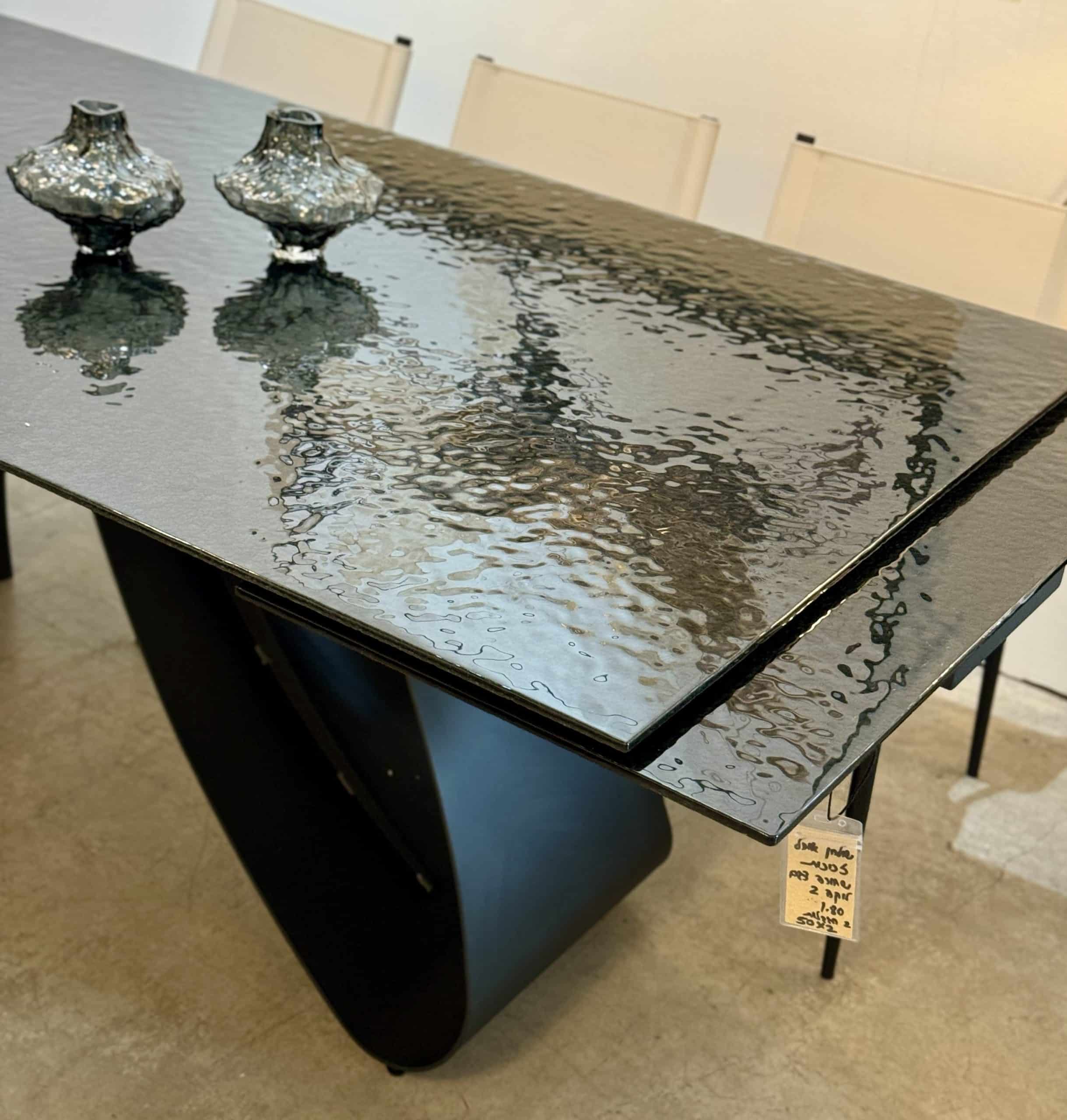 שולחן פינת אוכל זכוכית שחורה דגם לוקה שולחן פינת אוכל זכוכית שחורה דגם לוקה