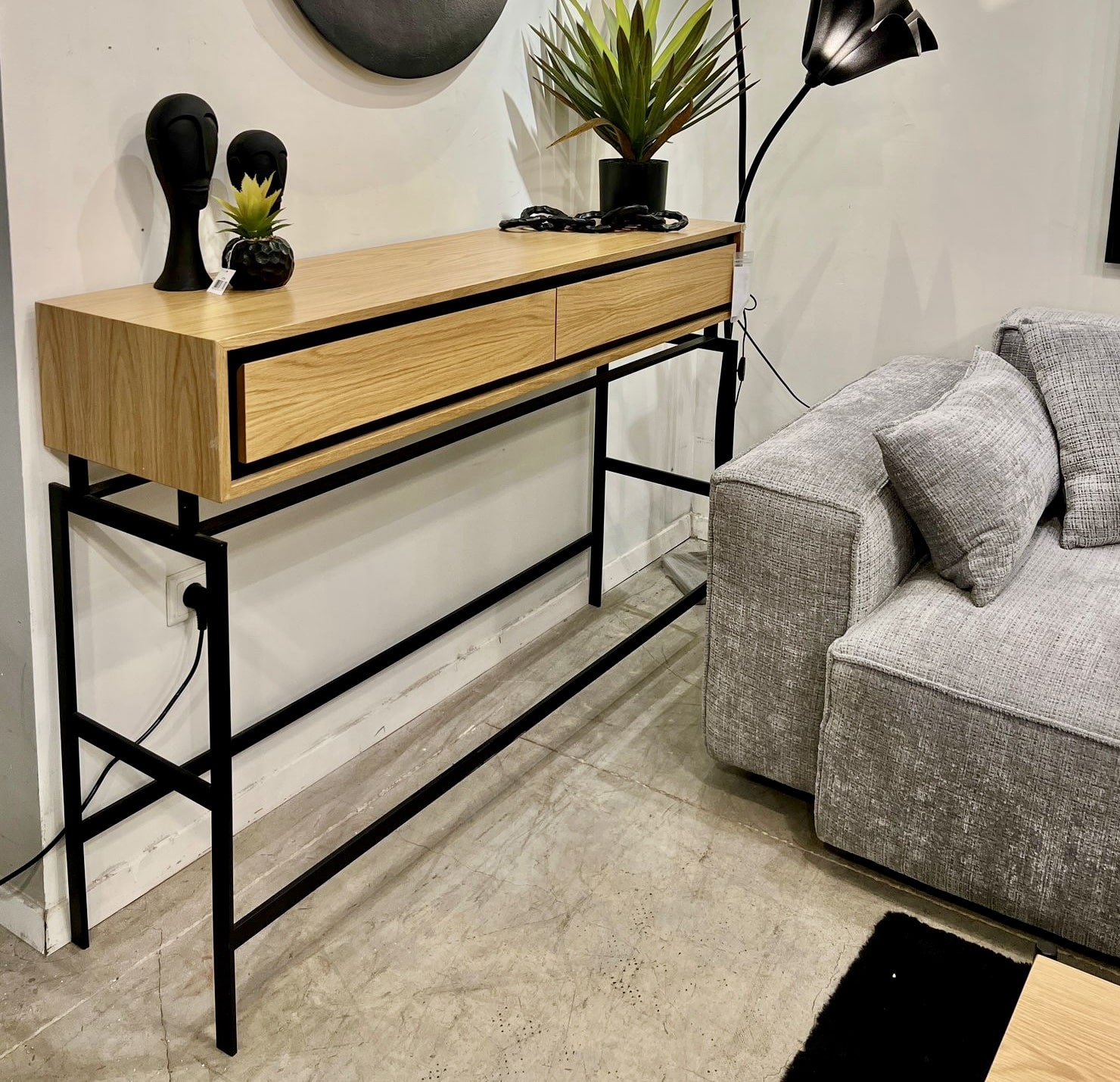 קונסולה נורדית דגם אריאל קונסולה נורדית דגם אריאל