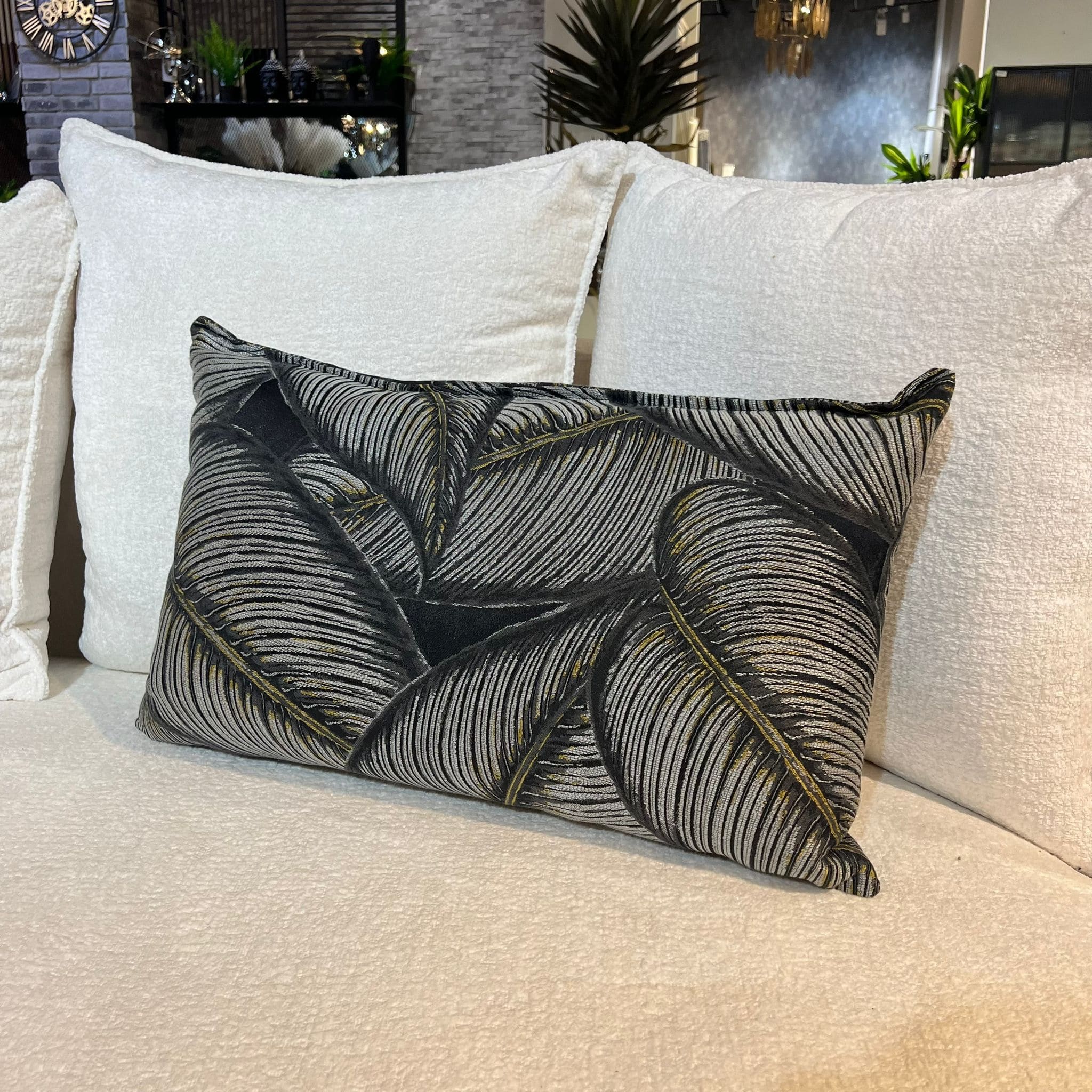 כרית נוי מלבנית דגם סהרה עלים כרית נוי מלבנית דגם סהרה עלים