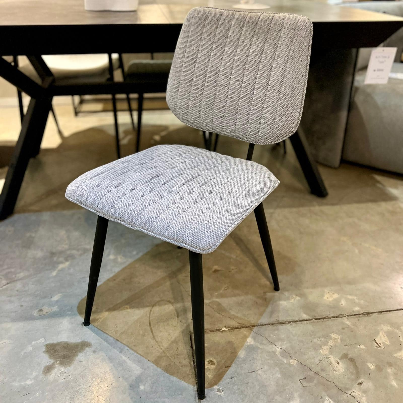 כיסא פינת אוכל דגם הרמנס גוון אפור- חיסול אחרון מתצוגה! כיסא פינת אוכל דגם הרמנס גוון אפור- חיסול אחרון מתצוגה!