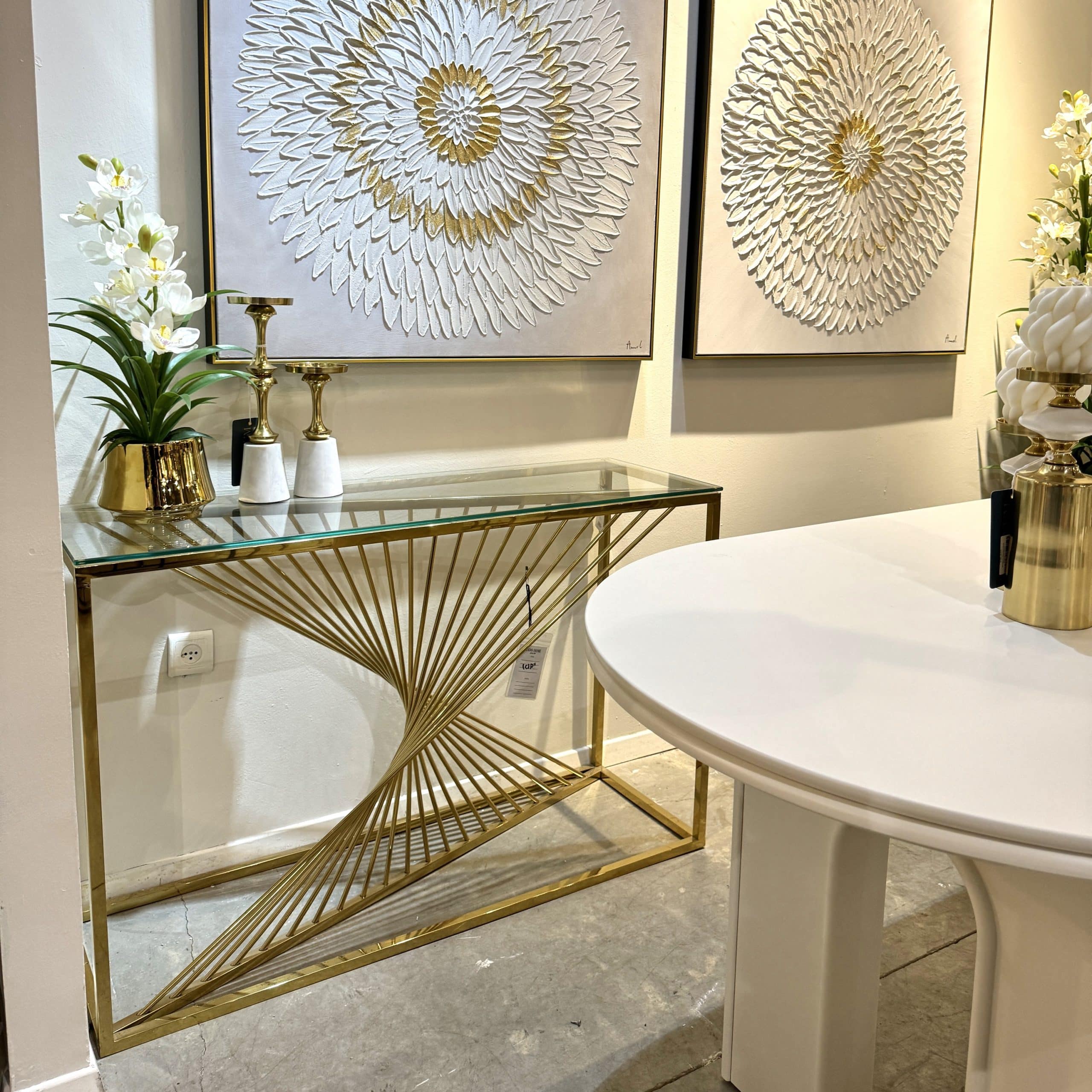 קונסולה מניפה זהב ויויאן - אחרונה במלאי! קונסולה מניפה זהב ויויאן - אחרונה במלאי!