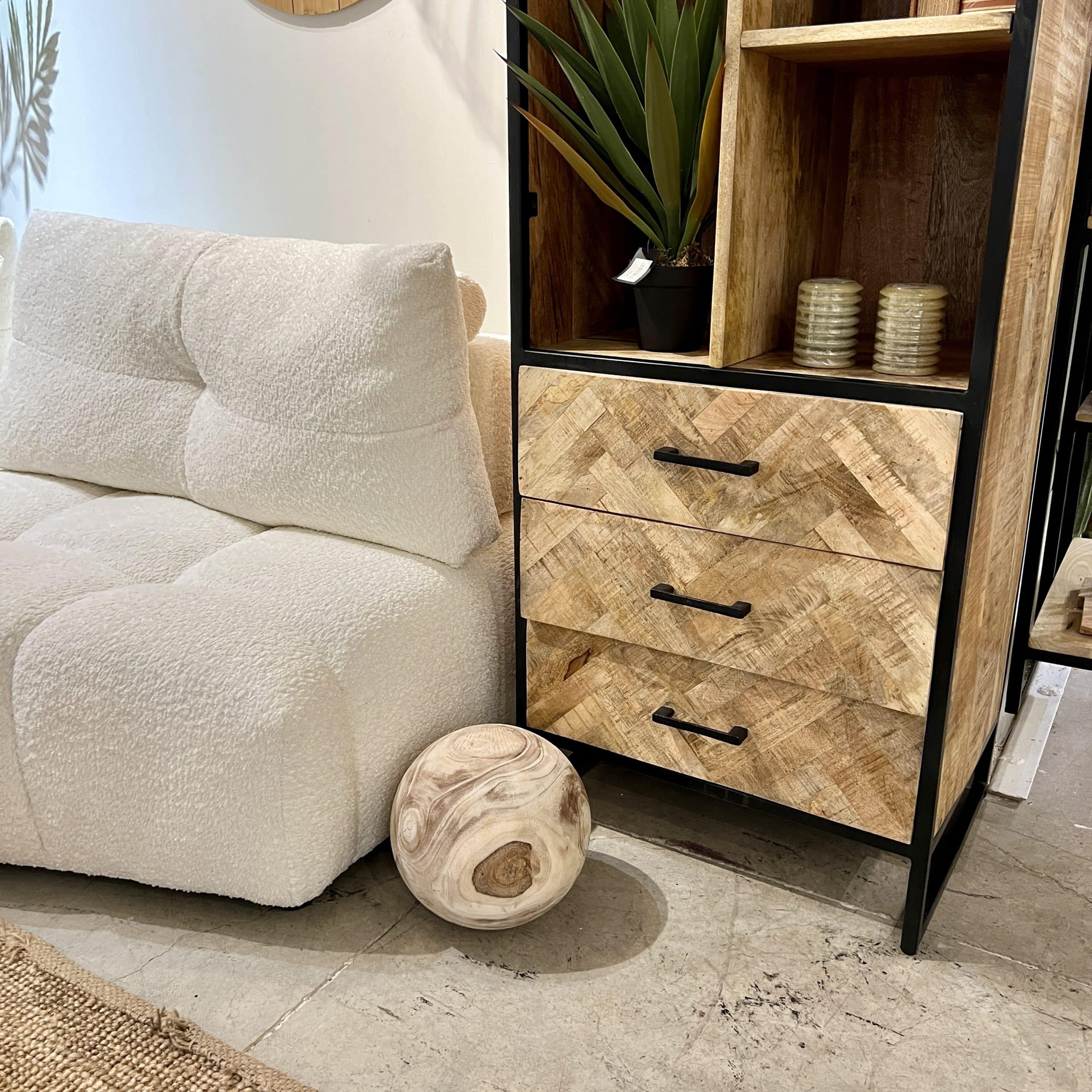 ספריה עץ פישבון צרה דגם שאנטי 60/45/180- חיסול מלאי!! ספריה עץ פישבון צרה דגם שאנטי 60/45/180- חיסול מלאי!!