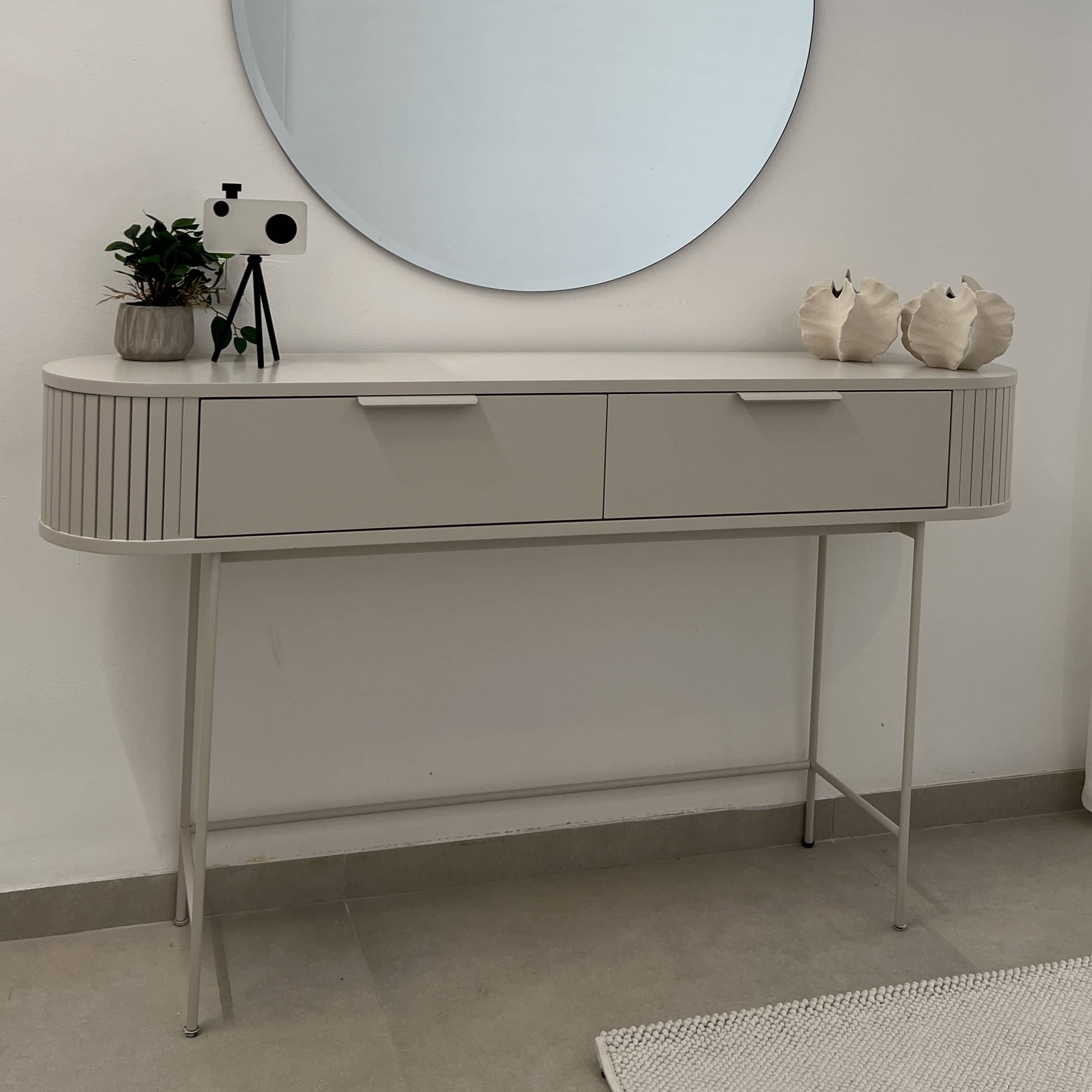 קונסולה פינות מעוגלות מחורצות ומגירות חלקות דגם דובאי קונסולה פינות מעוגלות מחורצות ומגירות חלקות דגם דובאי