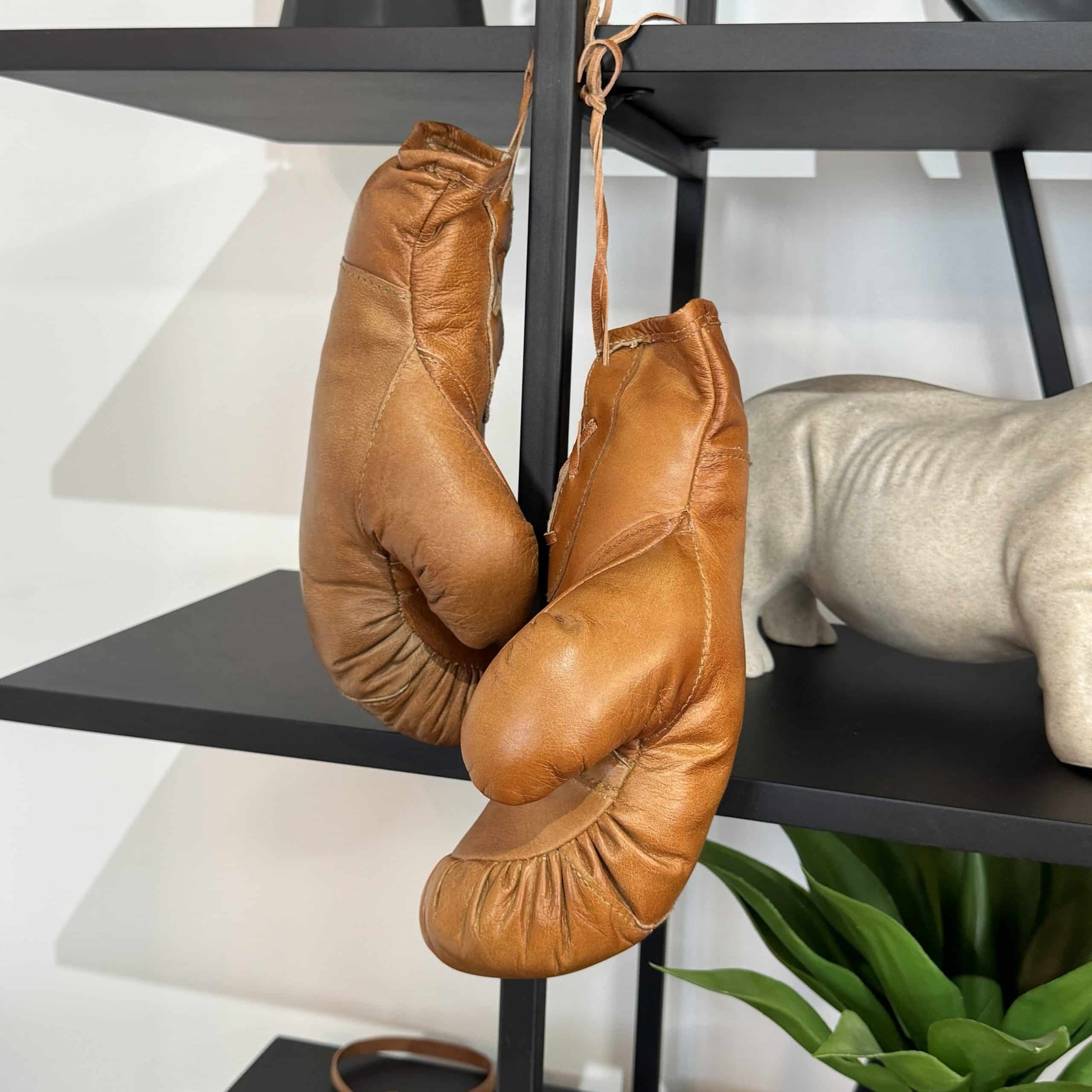 כפפות אגרוף דגם אשוק עור חום כפפות אגרוף דגם אשוק עור חום