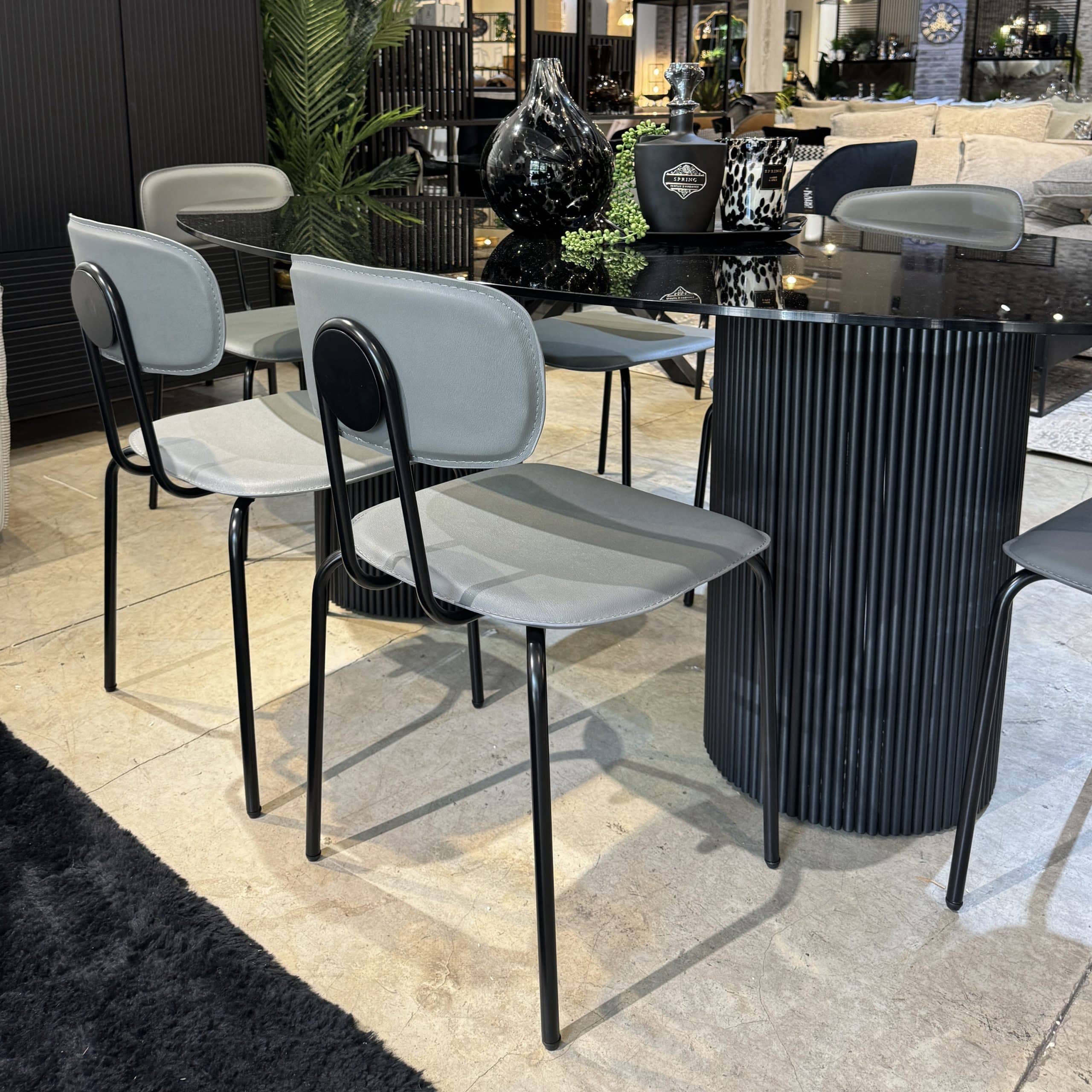 כיסא פינת אוכל מעוצב דמוי עור אפור דגם סטפני- חיסול!! כיסא פינת אוכל מעוצב דמוי עור אפור דגם סטפני- חיסול!!