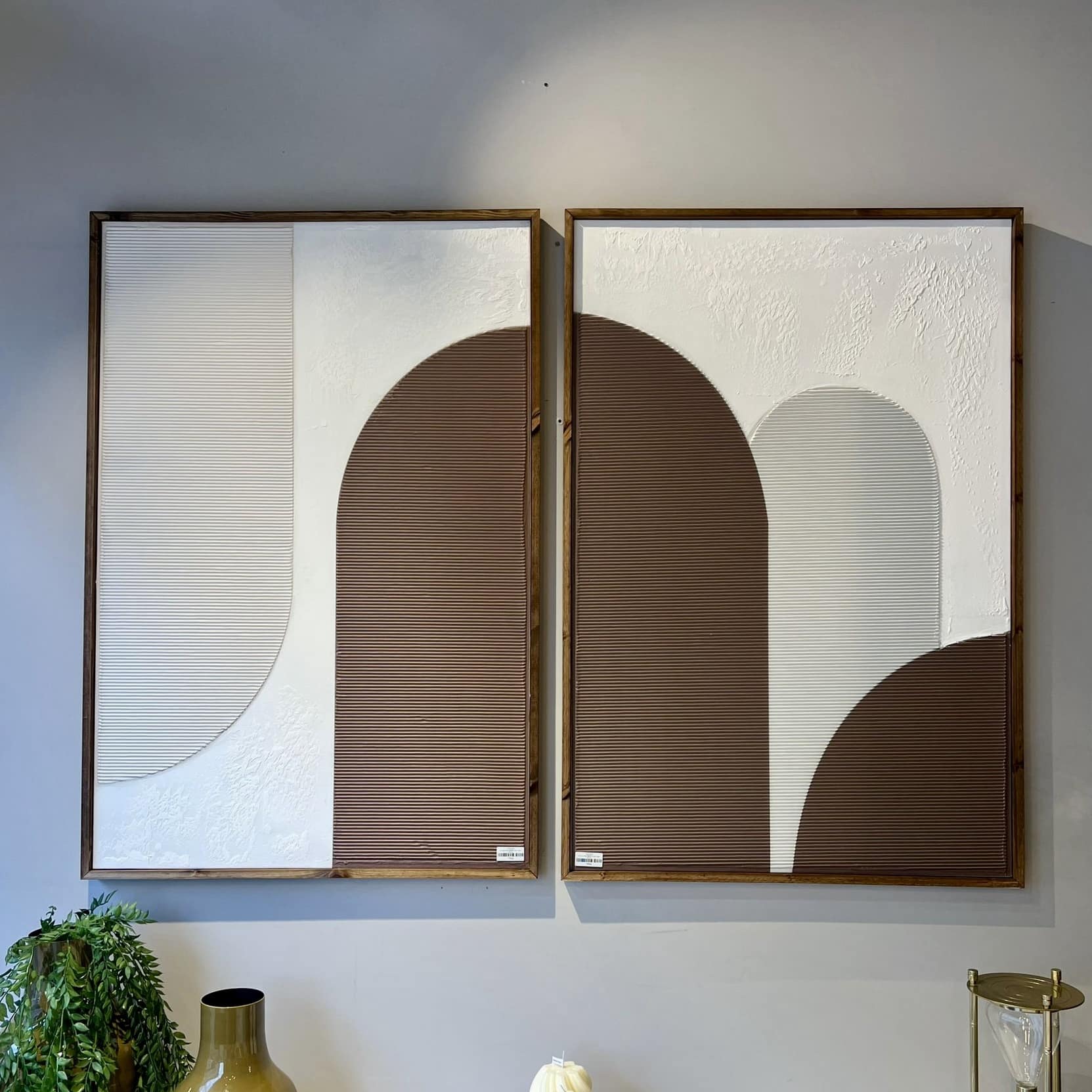 תמונה מעוצבת גוונים חומים עבודת יד בשילוב מסגרת