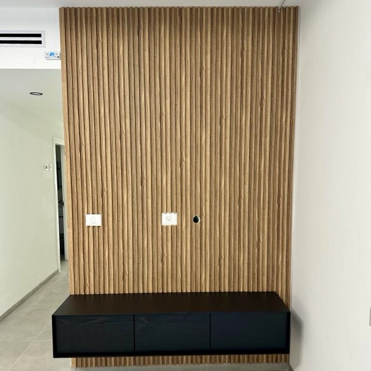 חיפוי קיר פסים פולימרי אלון WT038 גודל 15/290-SALE! חיפוי קיר פסים פולימרי אלון WT038 גודל 15/290-SALE!