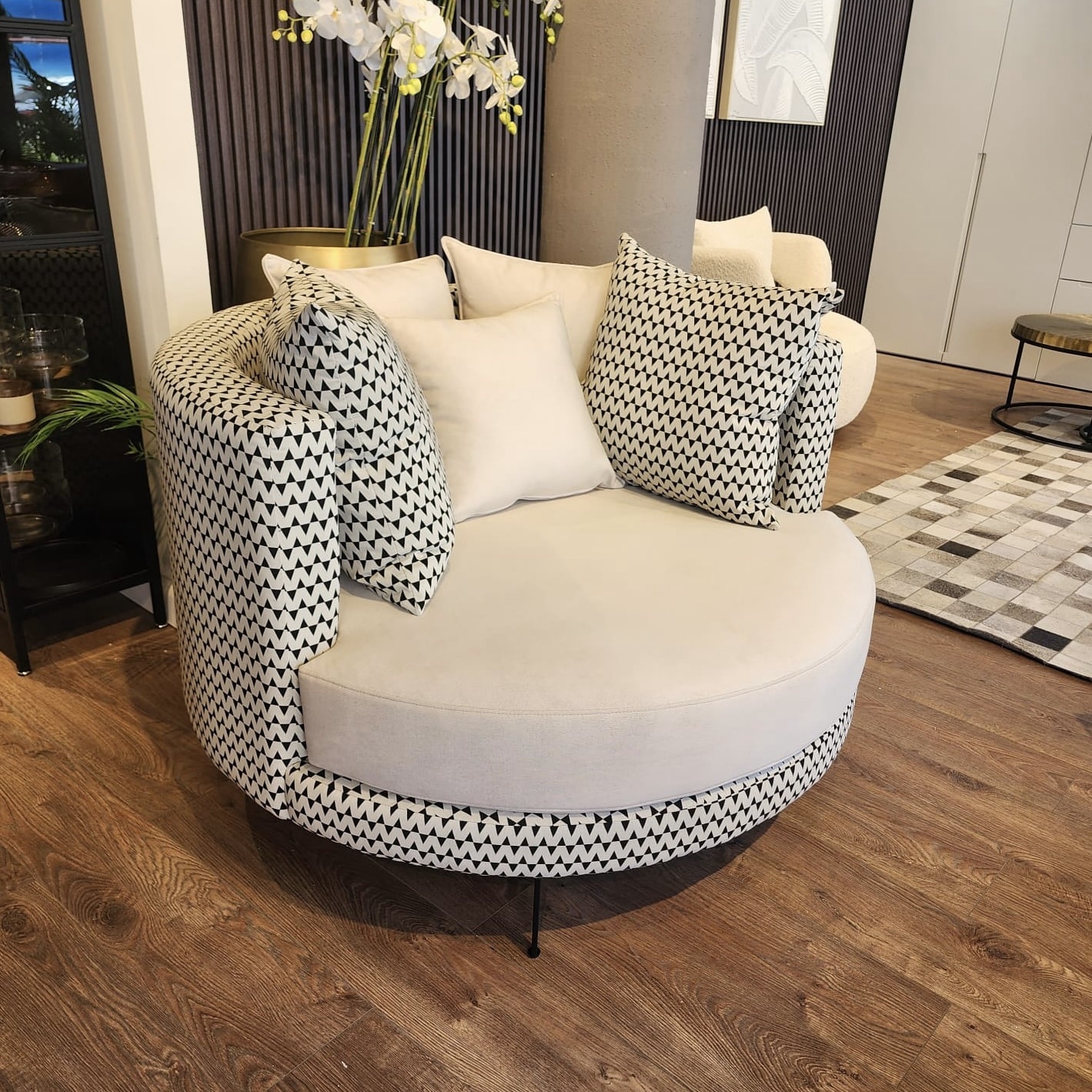 לאב סיט מעוצבת דגם פנדי - חיסול מתצוגה! לאב סיט מעוצבת דגם פנדי - חיסול מתצוגה!