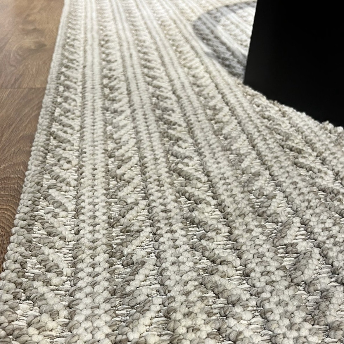 שטיח קליפורניה אפור לבן צמה שטוחה