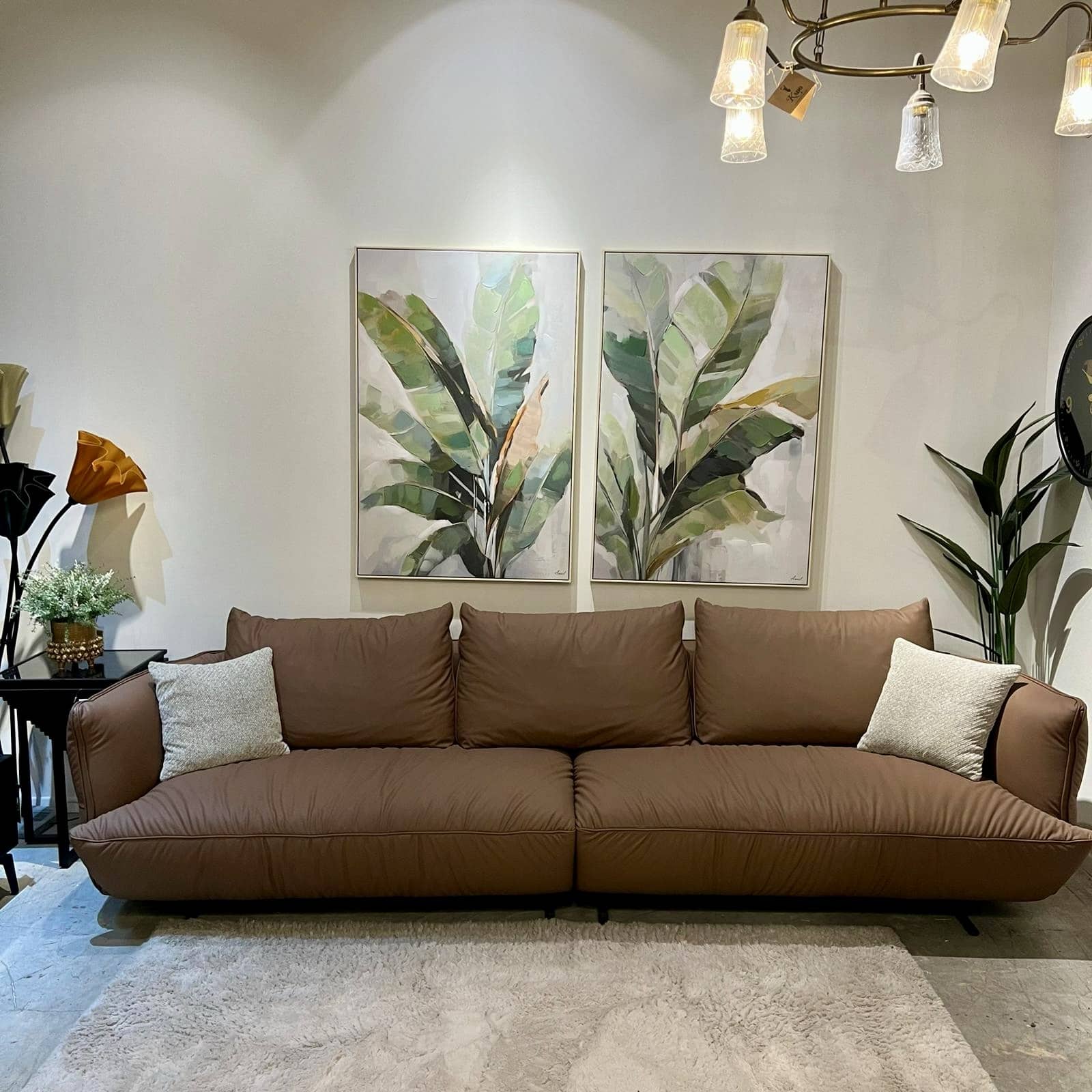 ספה מעוצבת דגם אינפינטי דגם קימי דמוי עור גוון כאמל