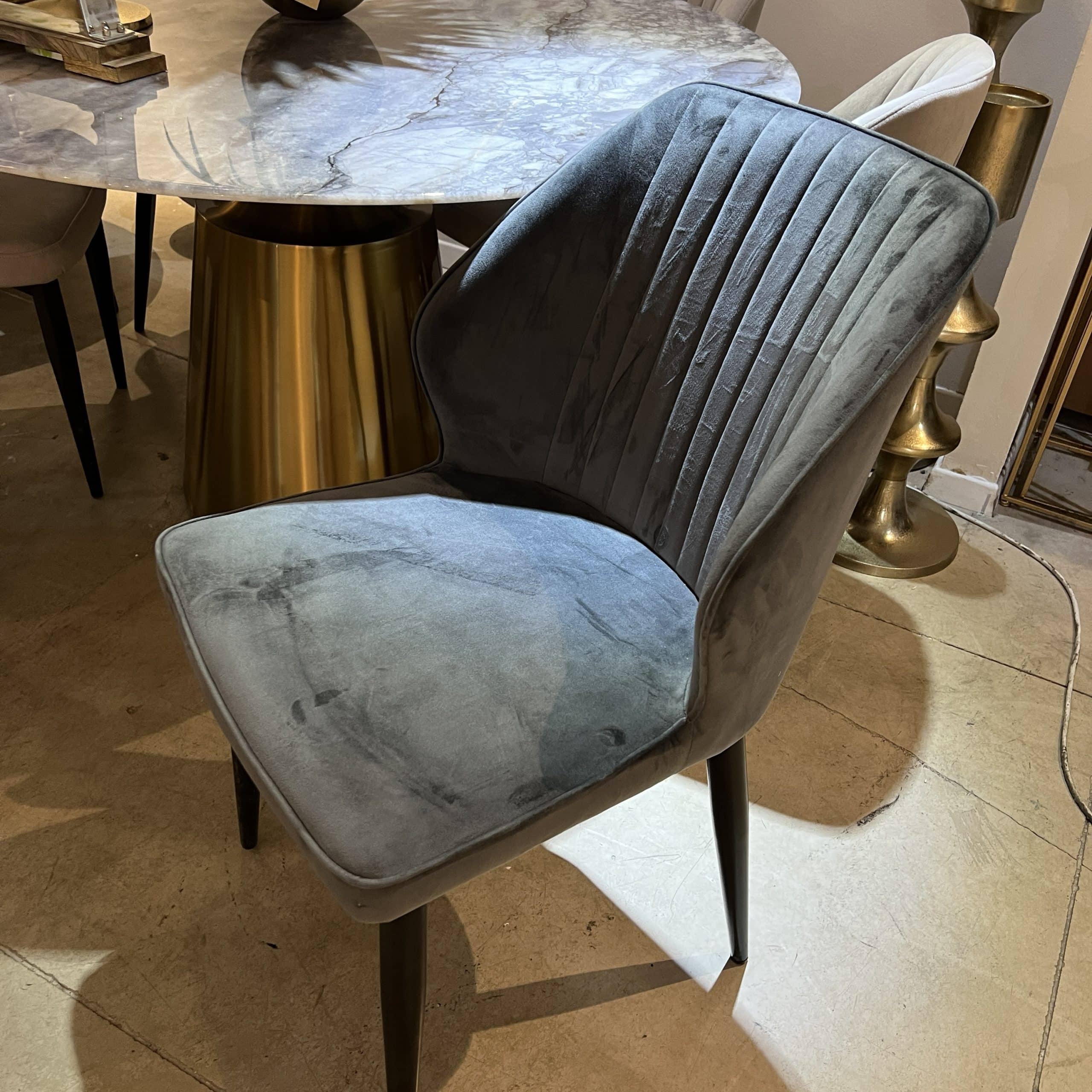 כיסא קטיפה שחור דגם 7031 | חיסול מלאי אחרונים!