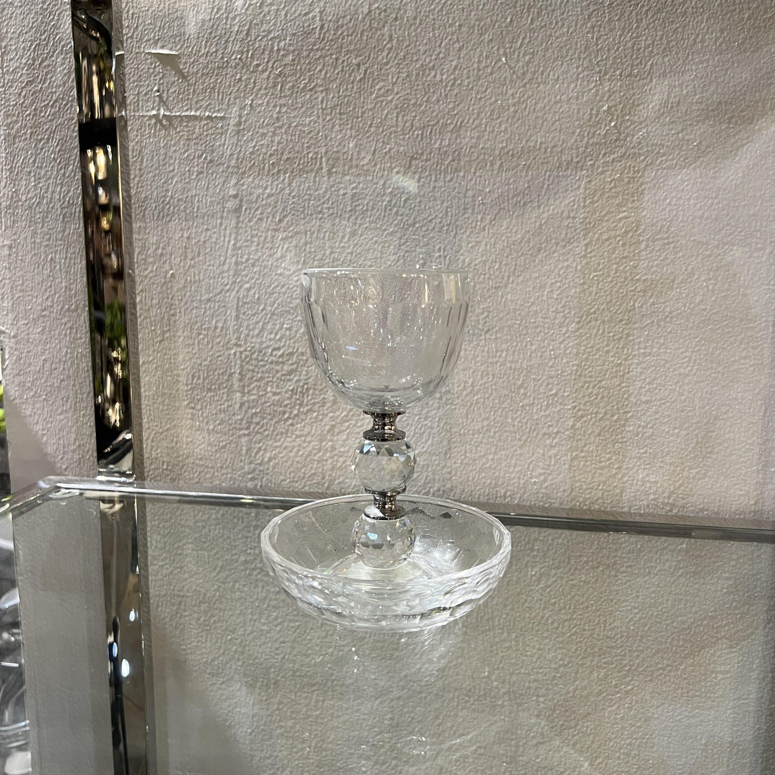 גביע קידוש ותחתית קריסטל שקוף גביע קידוש ותחתית קריסטל שקוף