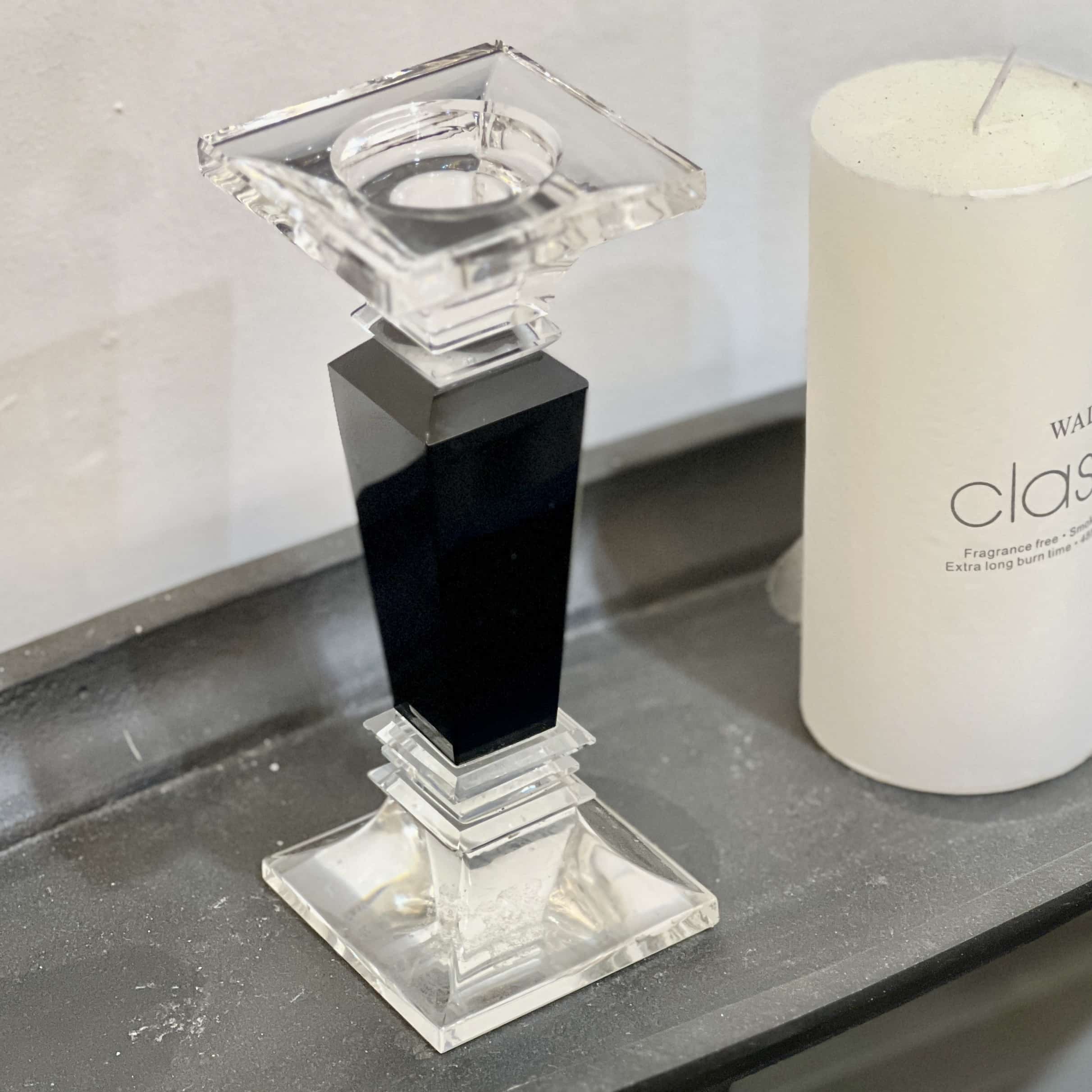 פמוט זכוכית קריסטל שקוף ושחור דגם איקו פמוט זכוכית קריסטל שקוף ושחור דגם איקו