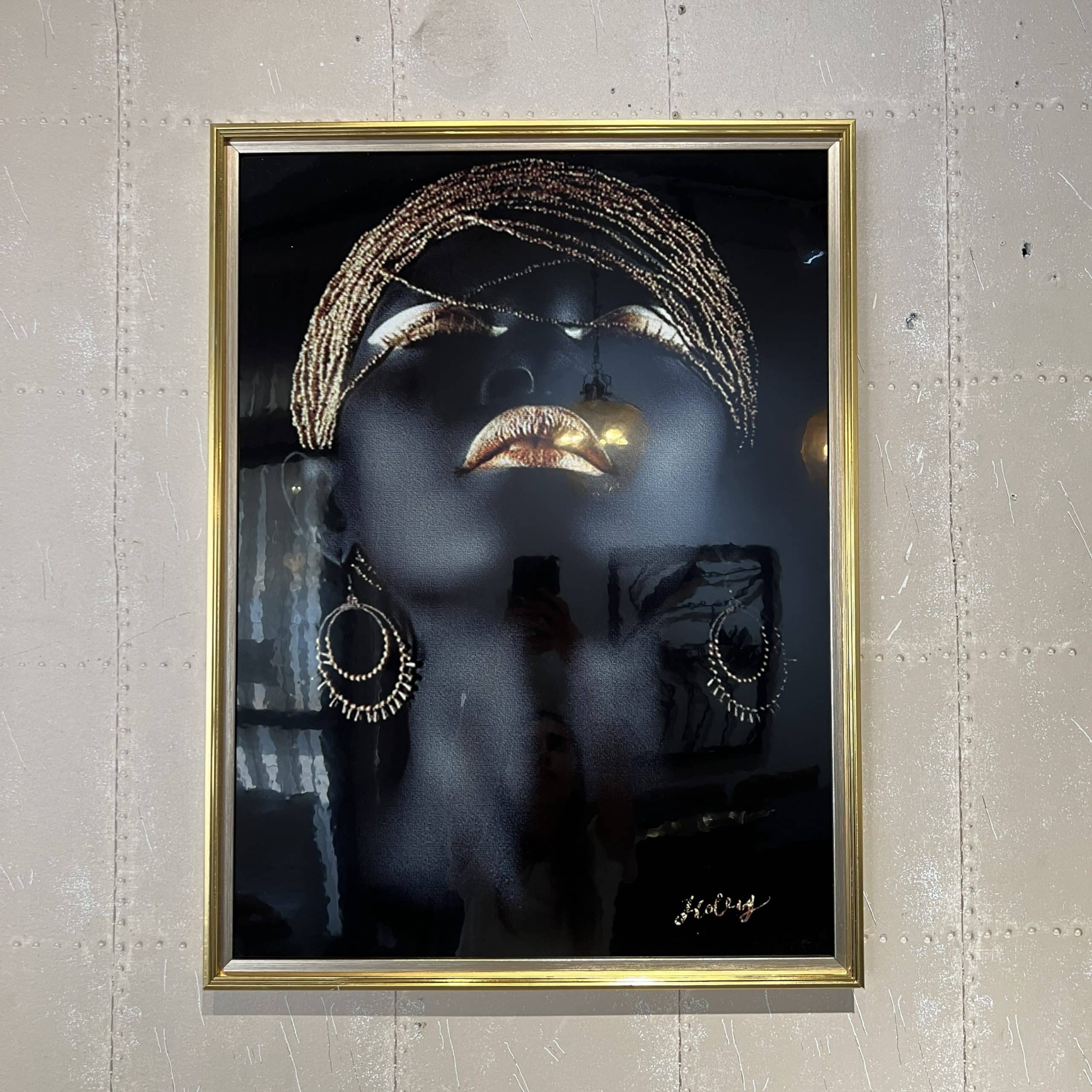 תמונה אישה שחור זהב מבריקה מסגרת זהב דגם איקו תמונה אישה שחור זהב מבריקה מסגרת זהב דגם איקו