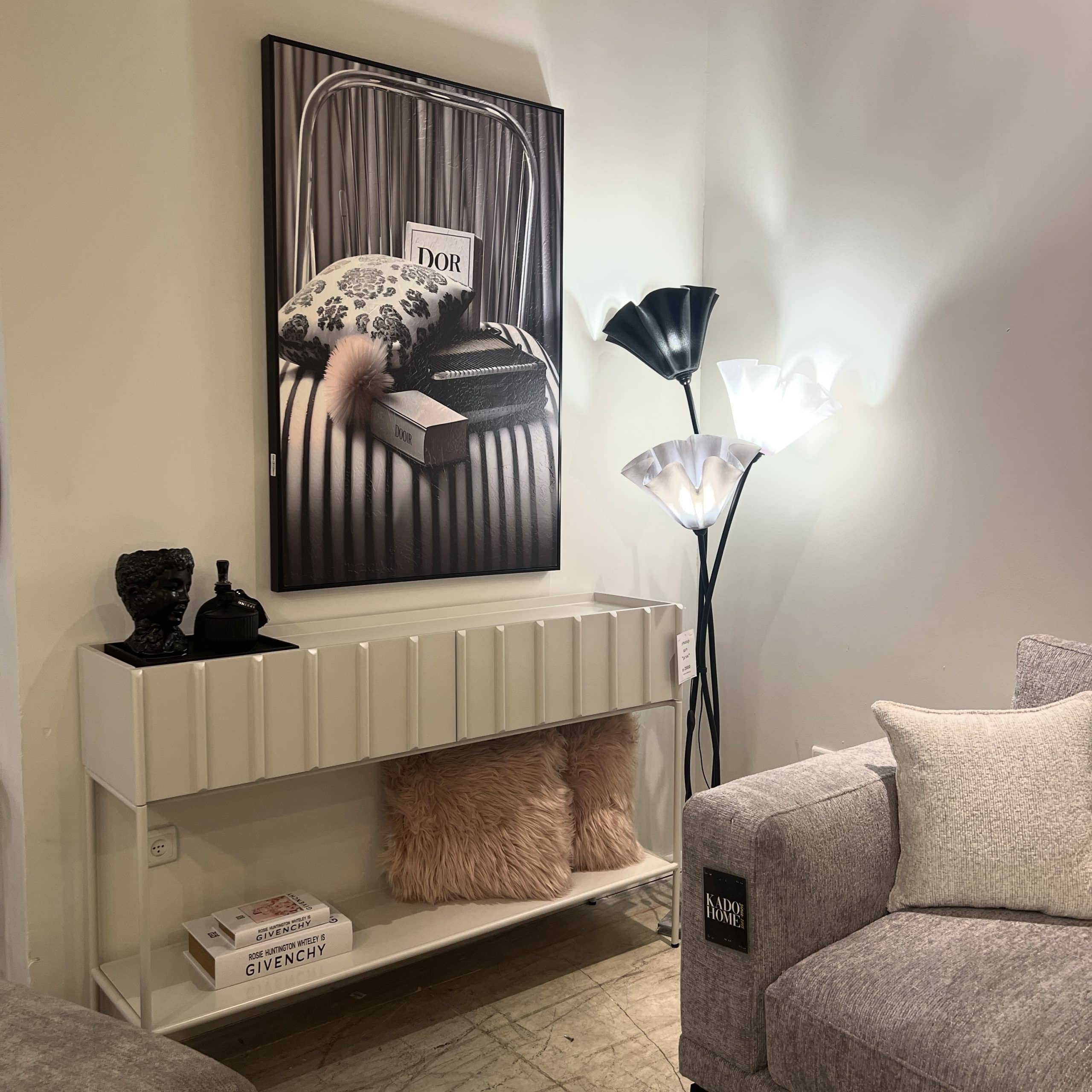 קונסולה פסים דגם אורבן קונסולה פסים דגם אורבן