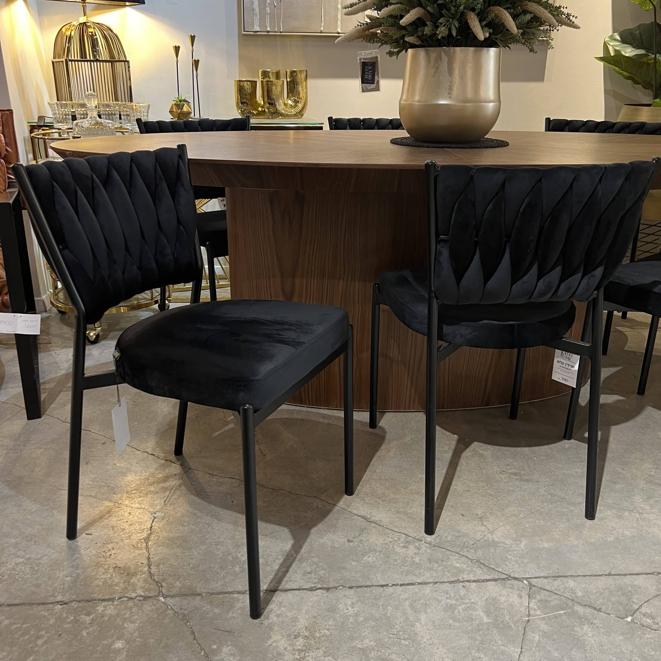 כסא פינת אוכל קלוע רגל שחורה קטיפה שחורה דגם מרילין כסא פינת אוכל קלוע רגל שחורה קטיפה שחורה דגם מרילין