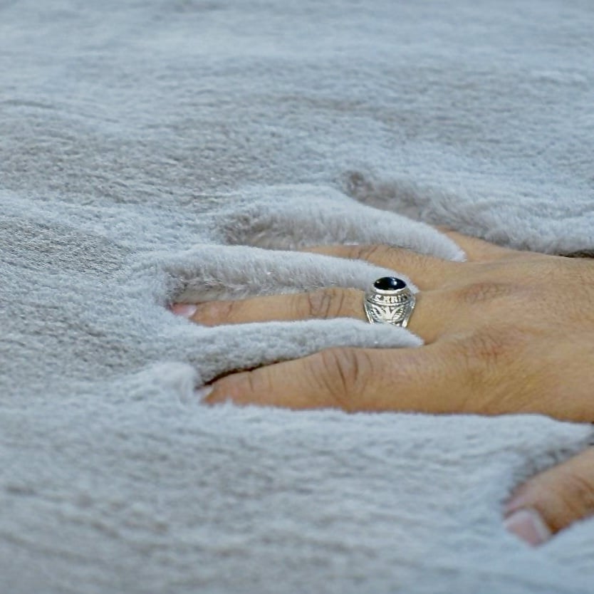 שטיח ראביט פרווה מלכותי רך