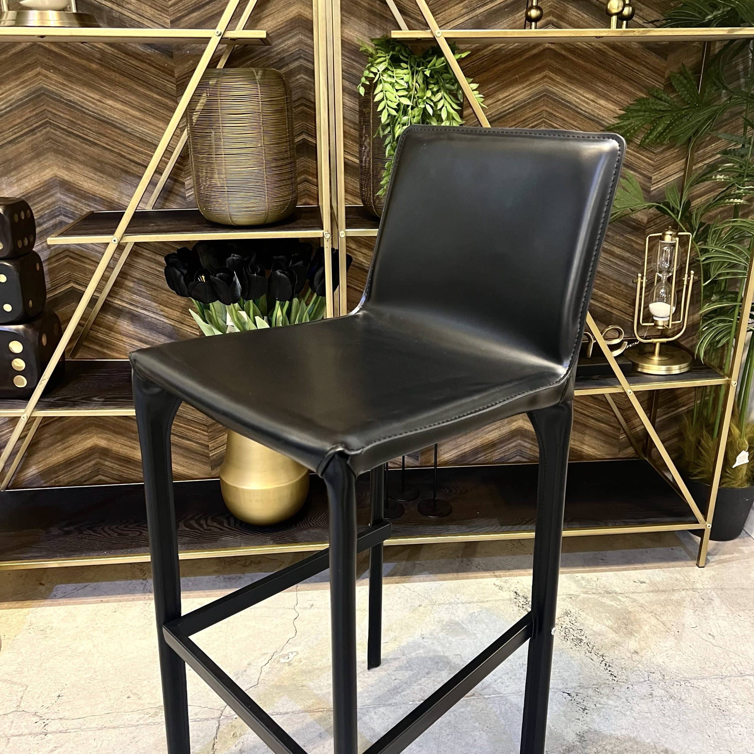 כיסא בר ויוינו יוקרתי דמוי עור שחור דגם סינדי- אחרון!