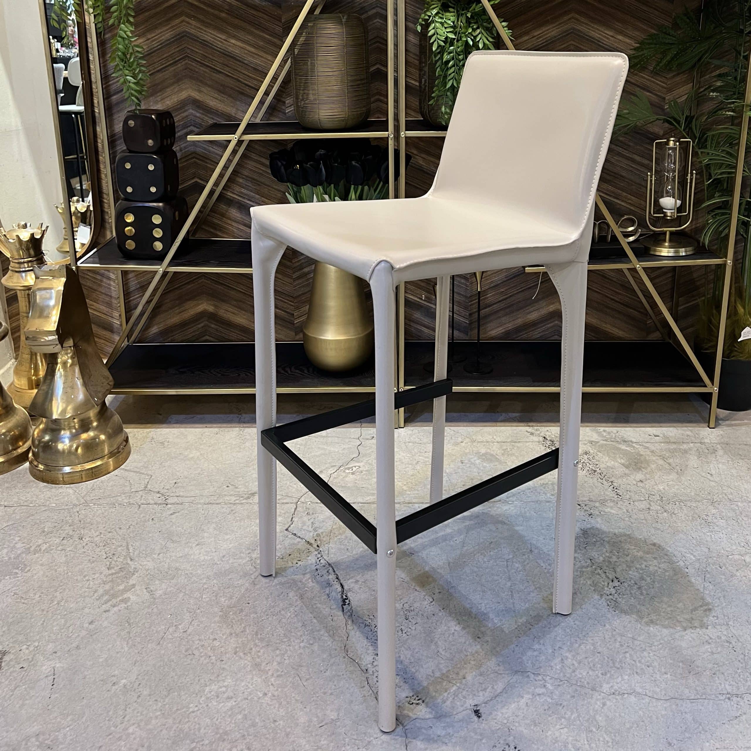 כיסא בר ויוינו יוקרתי דמוי עור בז דגם סינדי כיסא בר ויוינו יוקרתי דמוי עור בז דגם סינדי