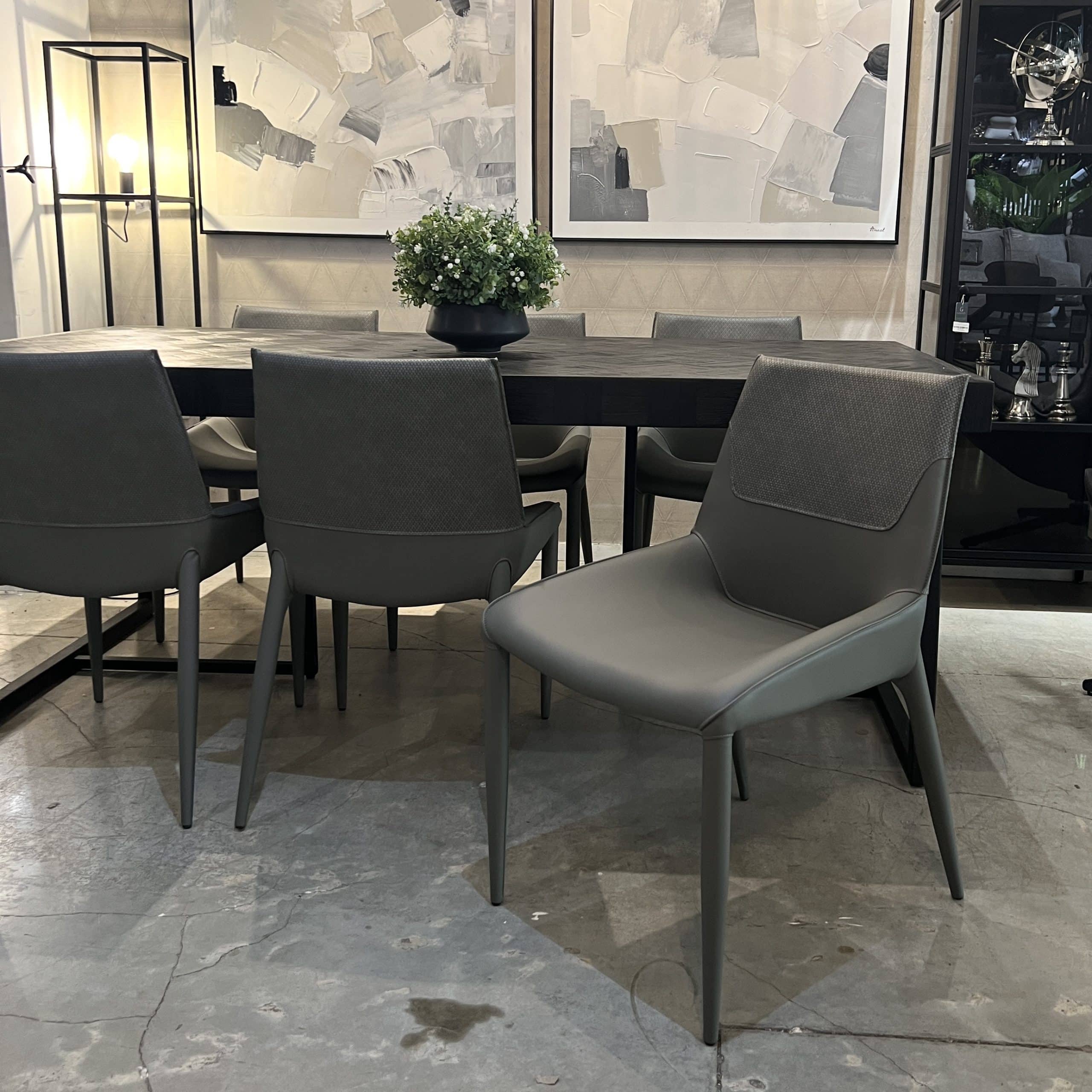 כיסא יוקרתי דמוי עור אפור דגם פבריציו- חיסול!! כיסא יוקרתי דמוי עור אפור דגם פבריציו- חיסול!!