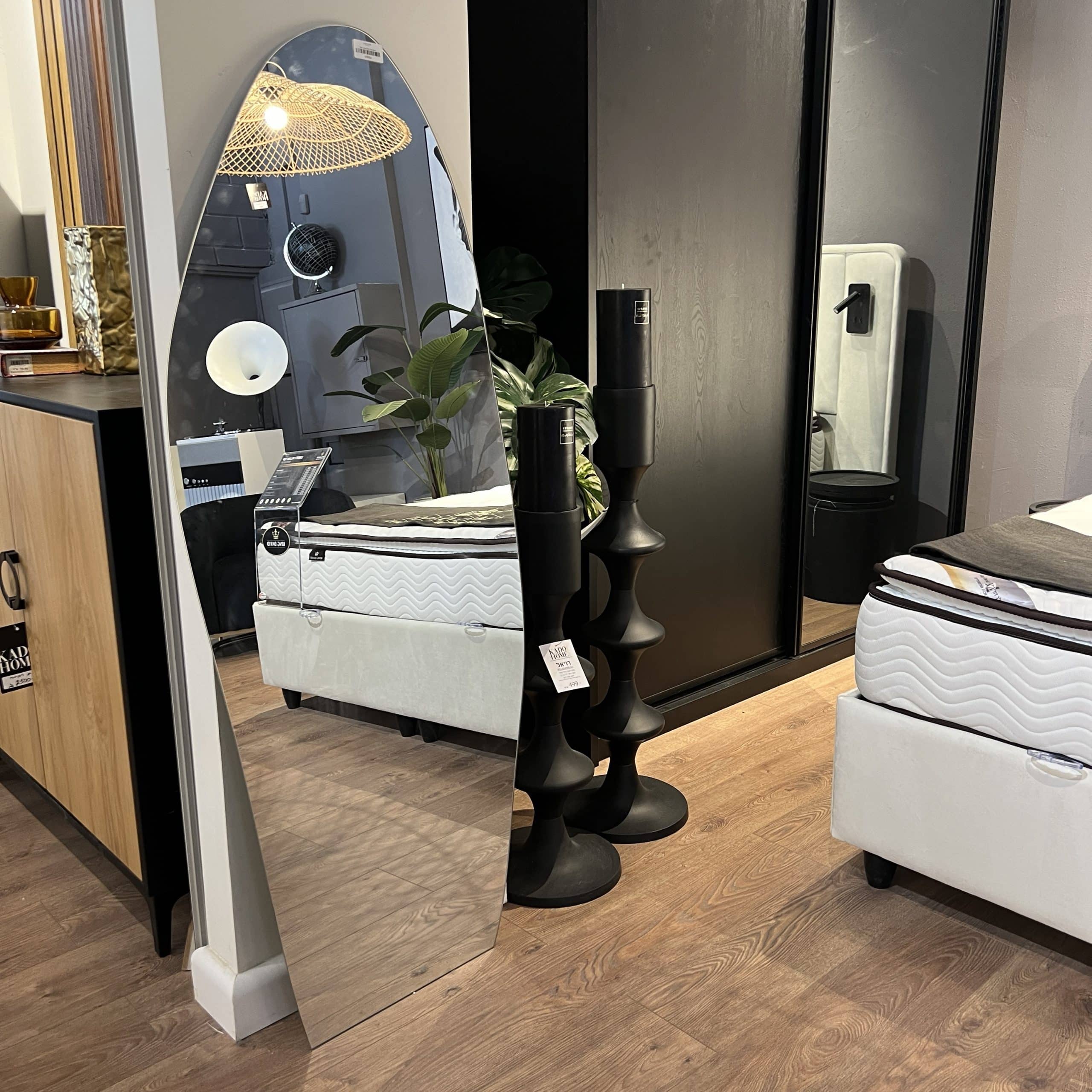 מראת קיר נטיף עומד דגם עוזי