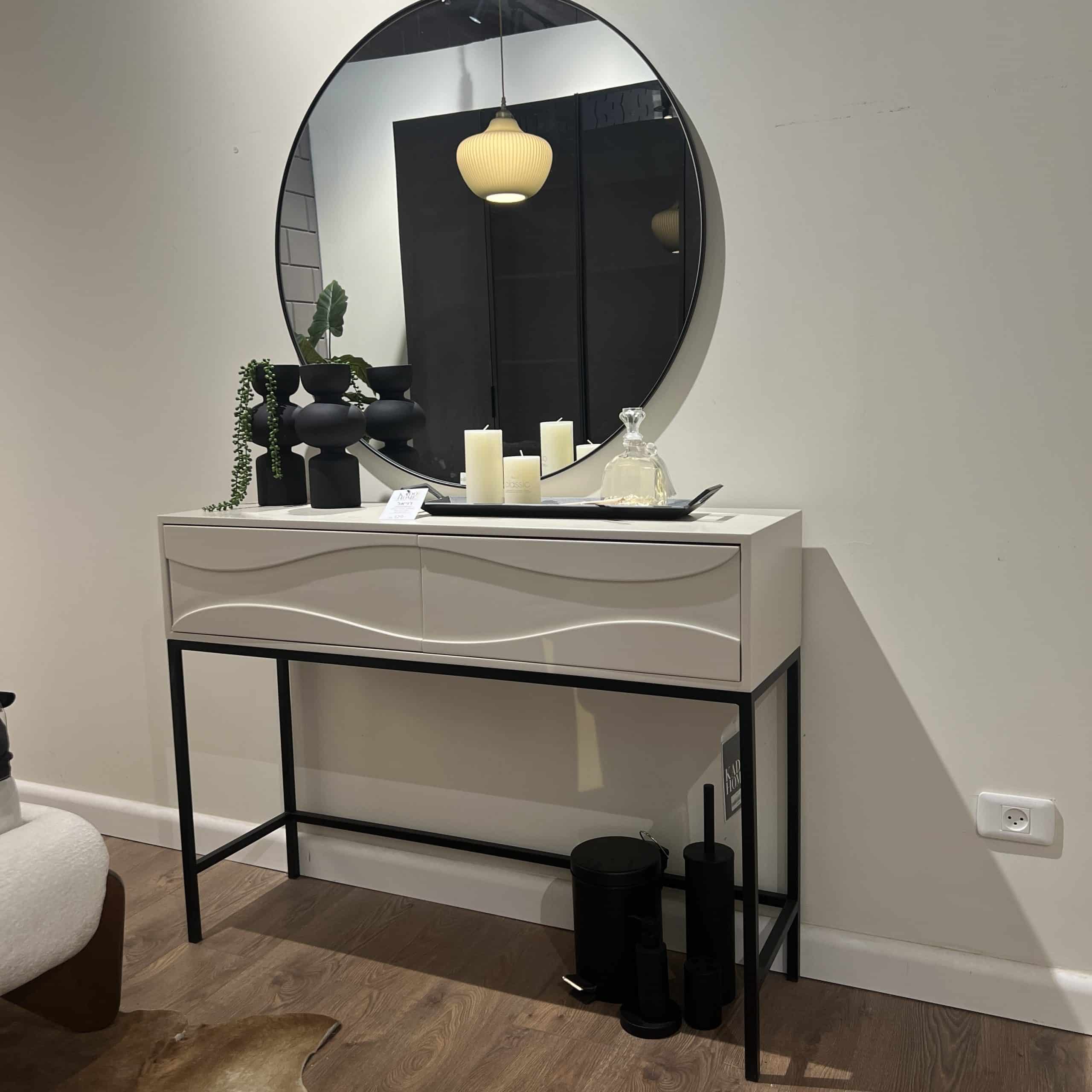 קונסולה מודרנית דגם חושן קונסולה מודרנית דגם חושן