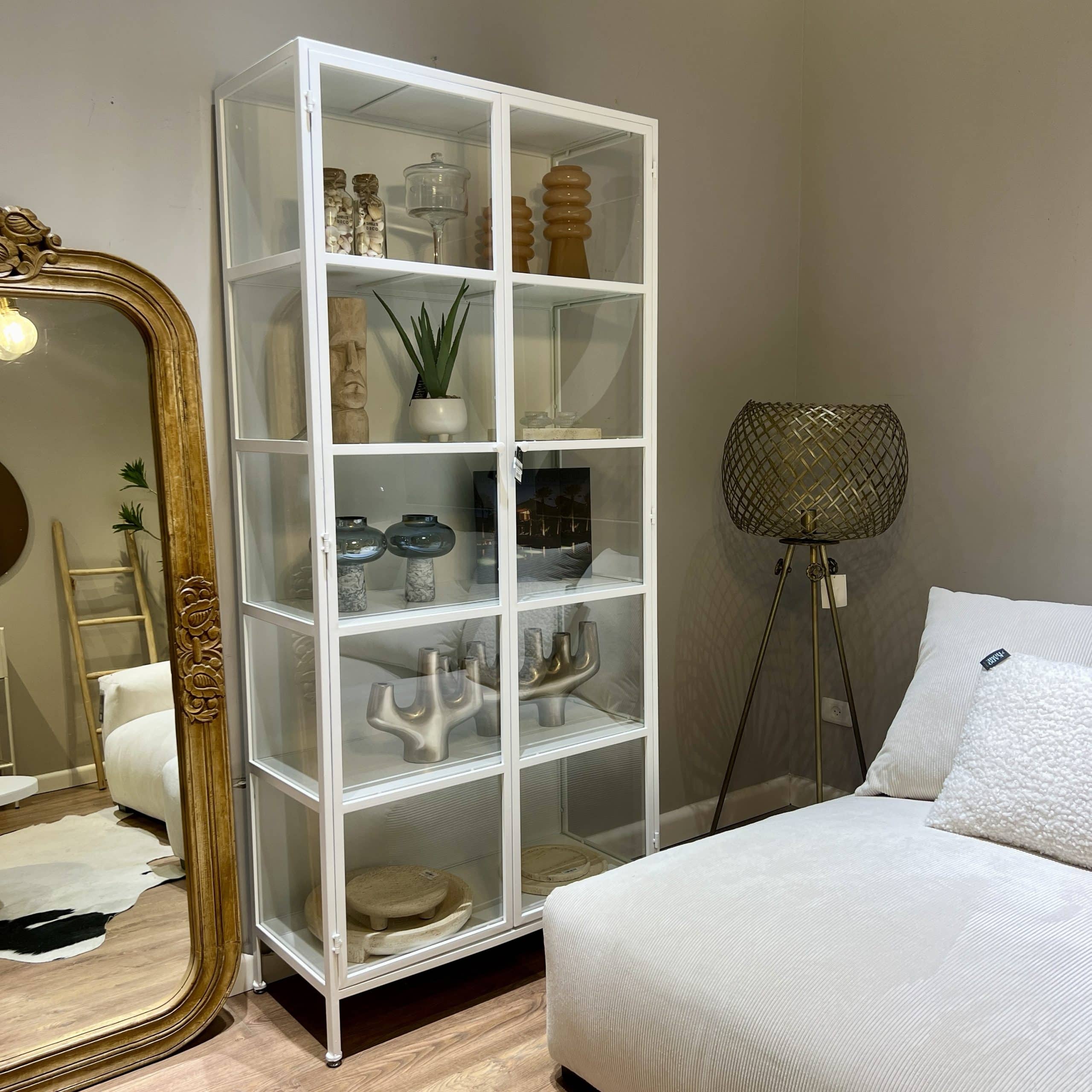 ויטרינה מתכת פרזול לבן דגם גולי ויטרינה מתכת פרזול לבן דגם גולי