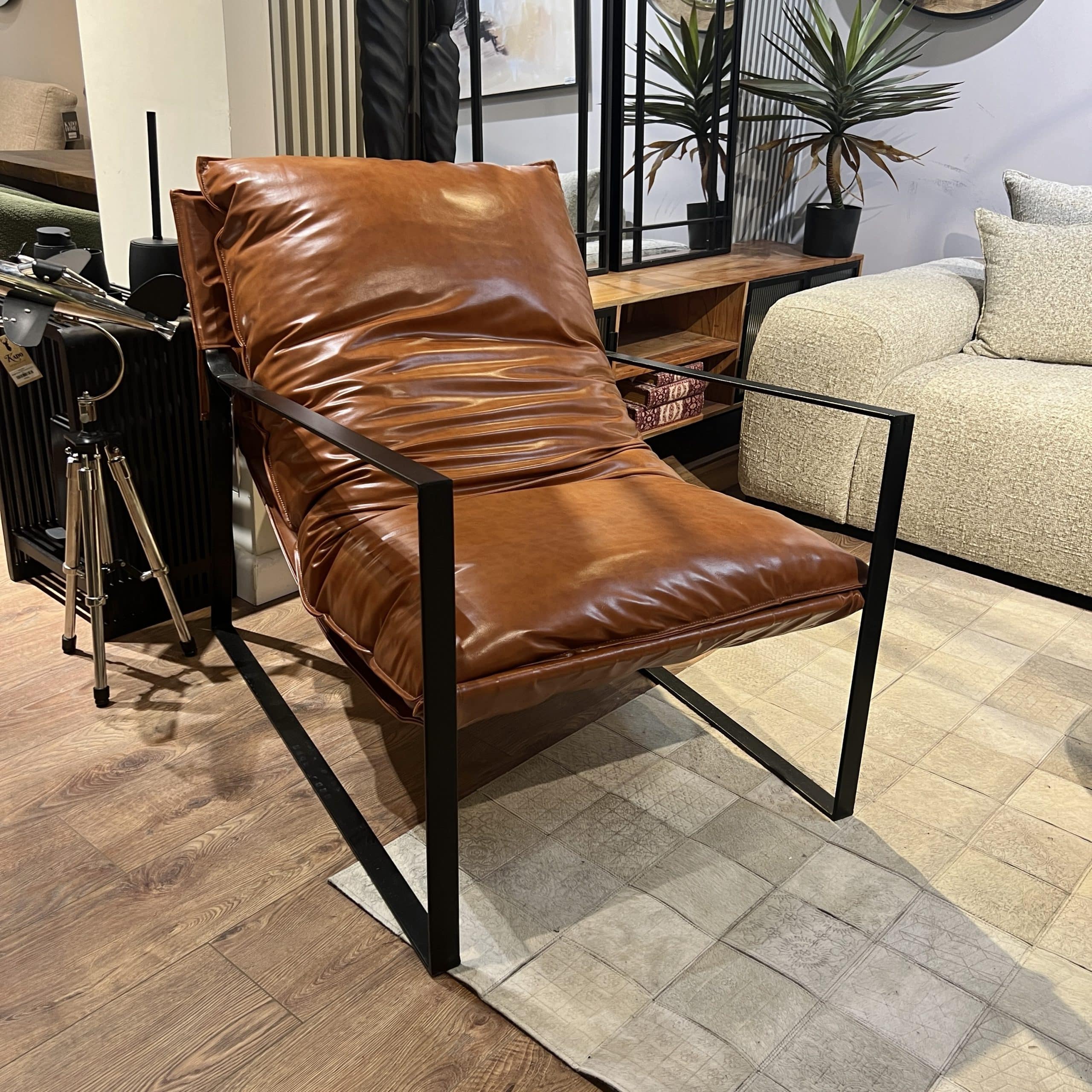 כורסא מעוצבת דגם לואיז בעיצוב אישי כורסא מעוצבת דגם לואיז בעיצוב אישי