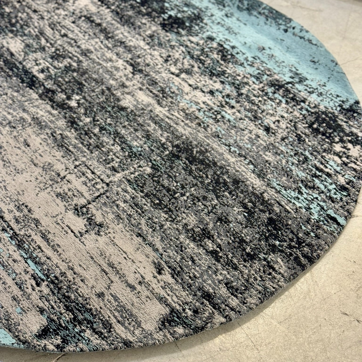 שטיח עגול אבסטרקטי בגווני כחול דגם סטאר