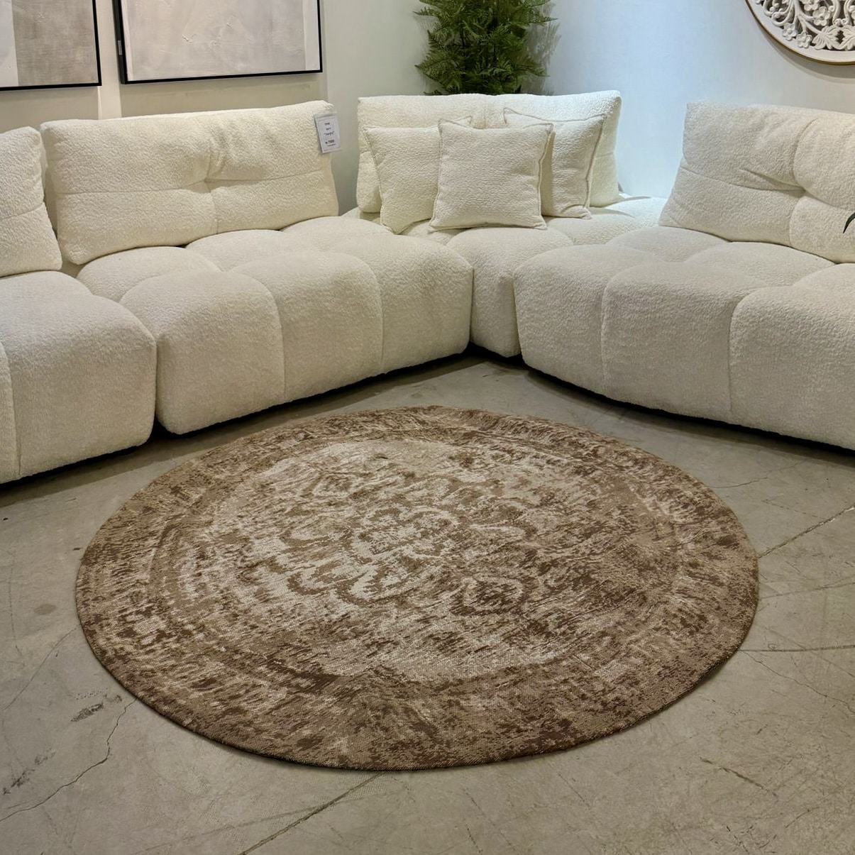 שטיח עגול וינטג׳ חום דגם מדליון