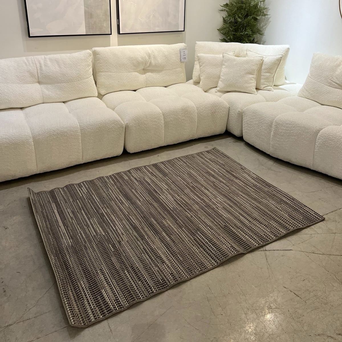 שטיח כהה אריגה בעבודת יד דגם סטאר