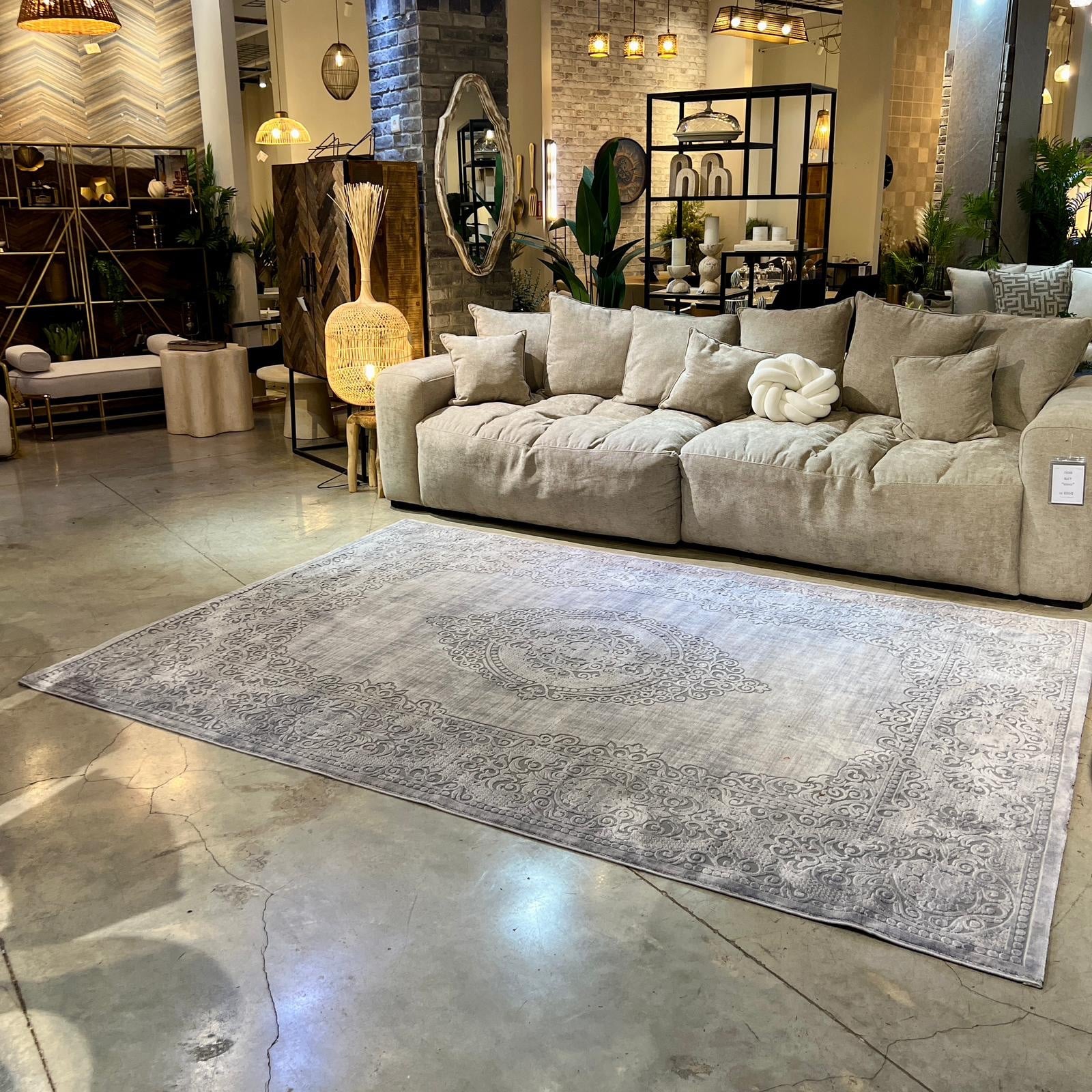 שטיח עיטורים מרוקאי בגווני אפור דגם אמדוס