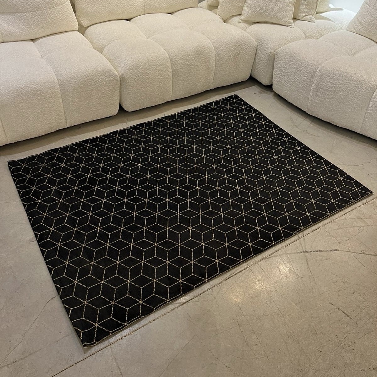 שטיח תלת מימד קוביות שחור זהב דגם טאי