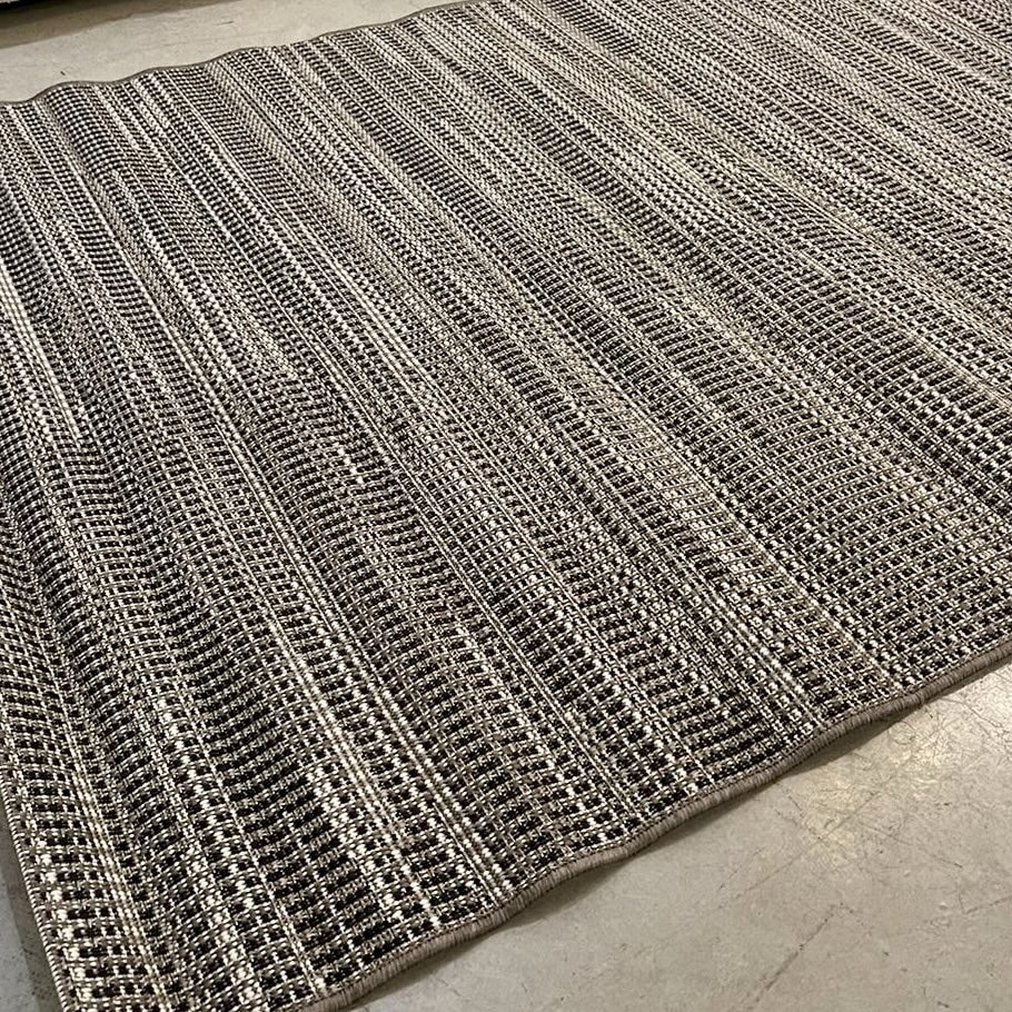שטיח כהה אריגה בעבודת יד דגם סטאר