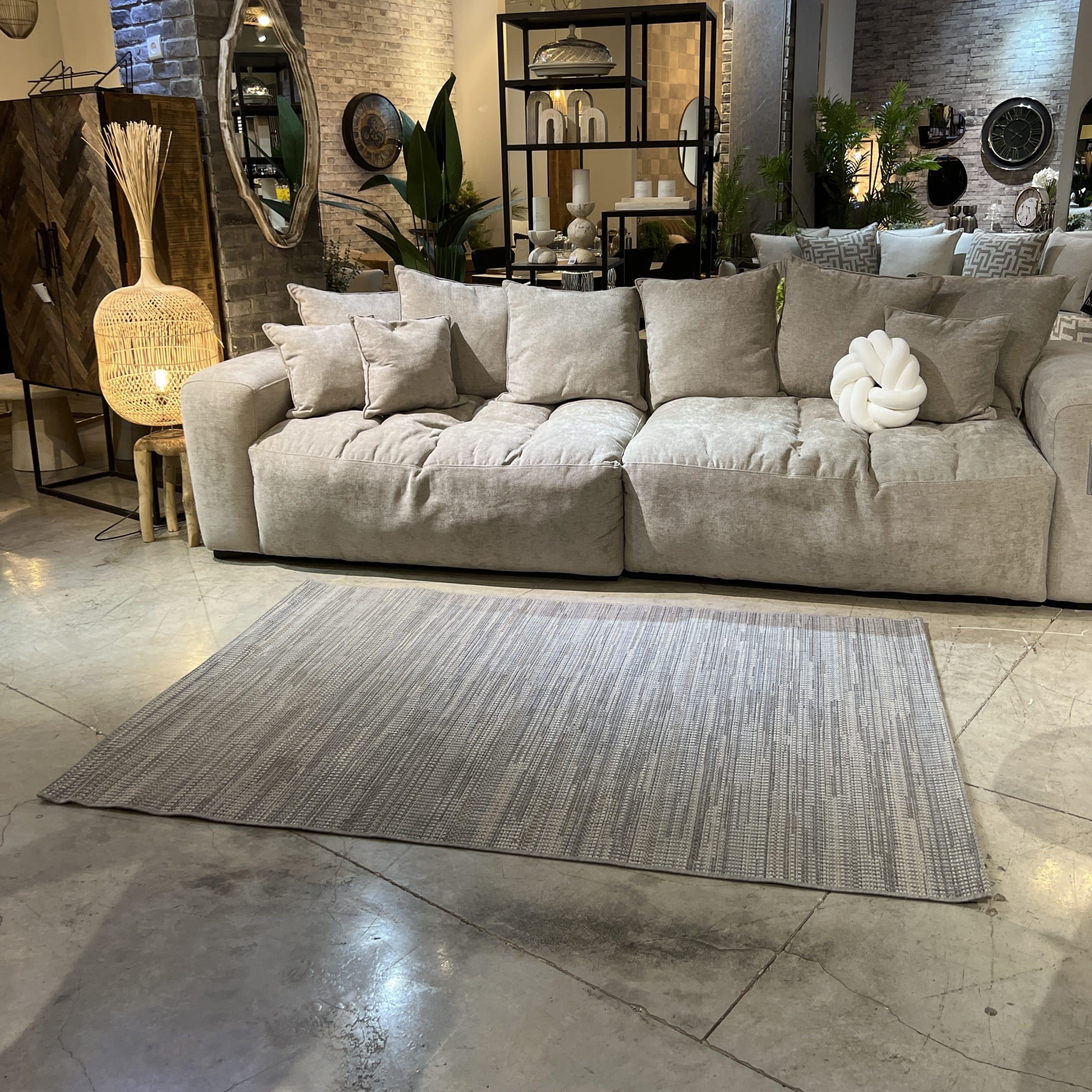 שטיח אפור אריגה בעבודת יד דגם נורי