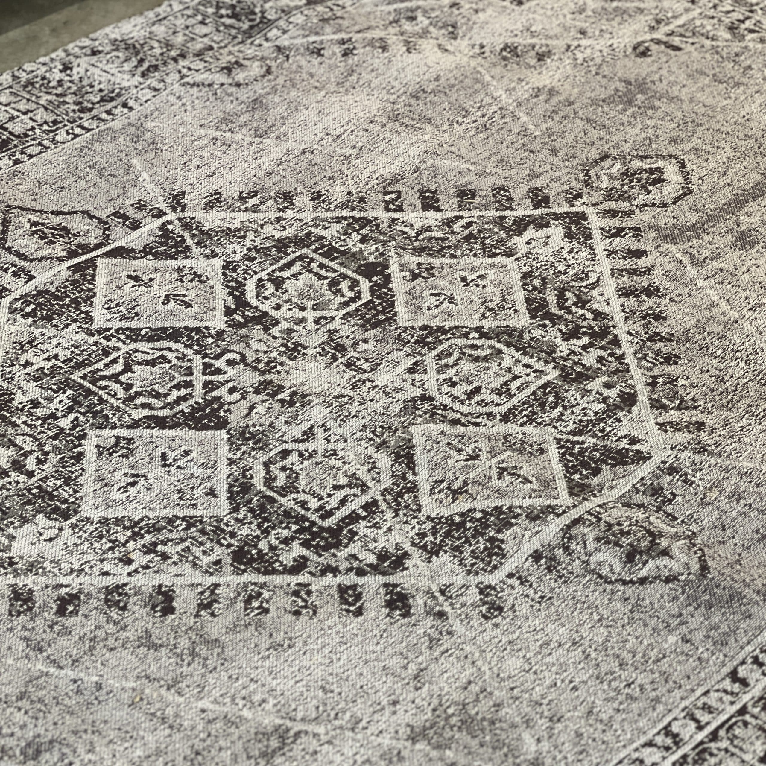 שטיח אפור מרוקאי מדליון מרכזי דגם איזבל